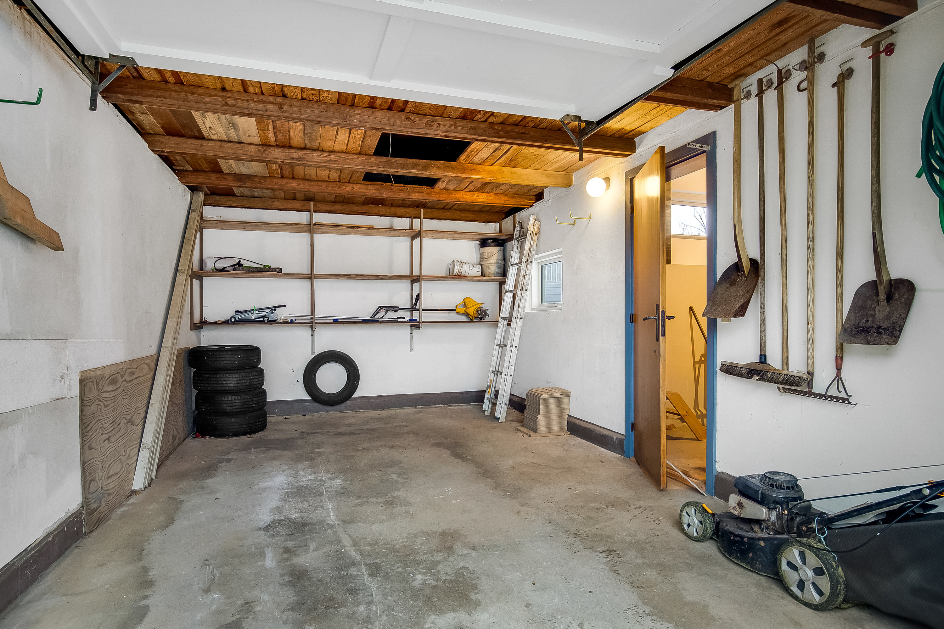 Fremhævet garage billede i fuldskærmstilstand. Billede af Venusvej 23, Uhrhøj, 7100 Vejle