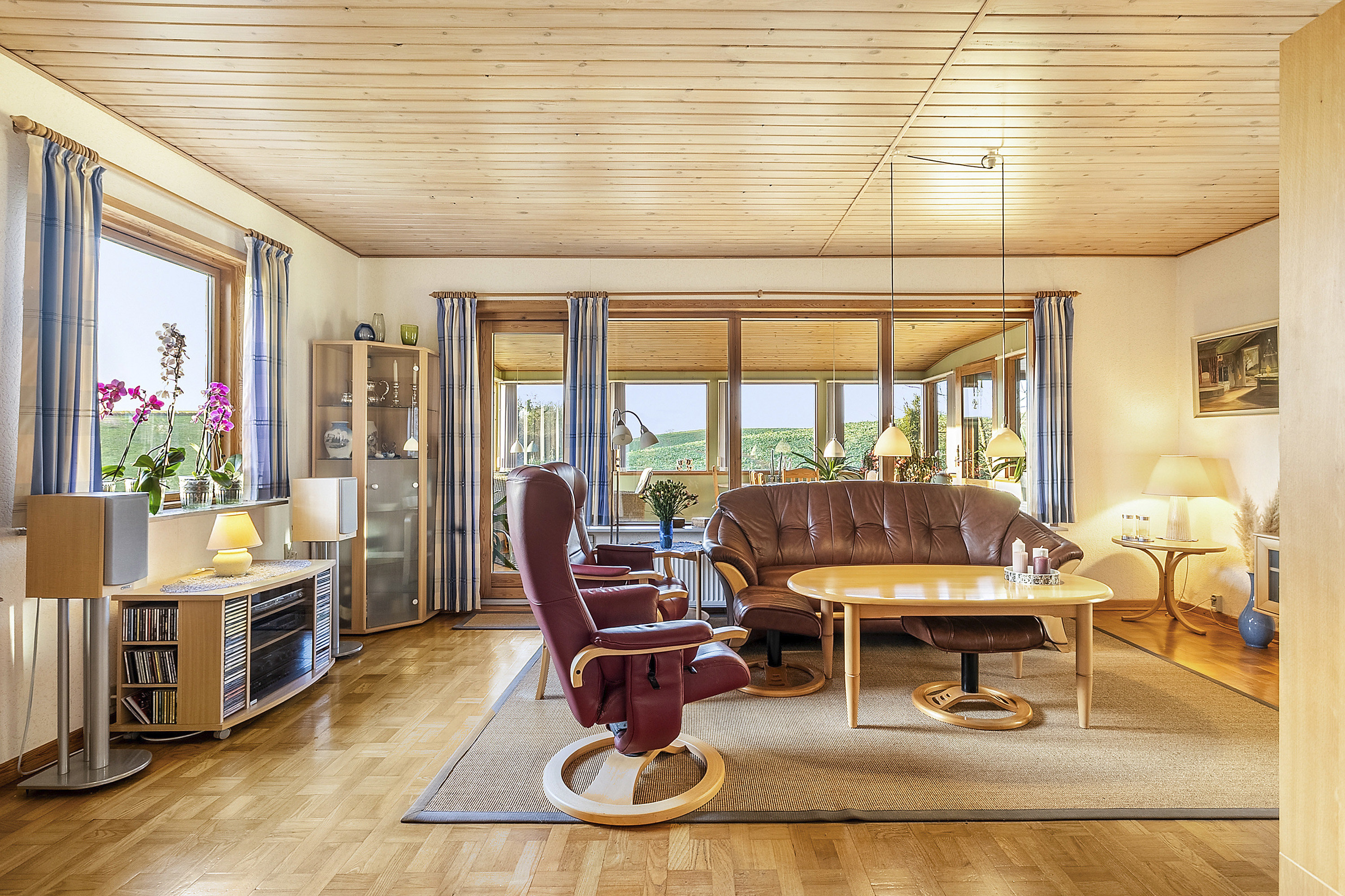 Fremhævet stue billede i fuldskærmstilstand. Billede af Brunbjergvej 150, Løjt Kirkeby, 6200 Aabenraa