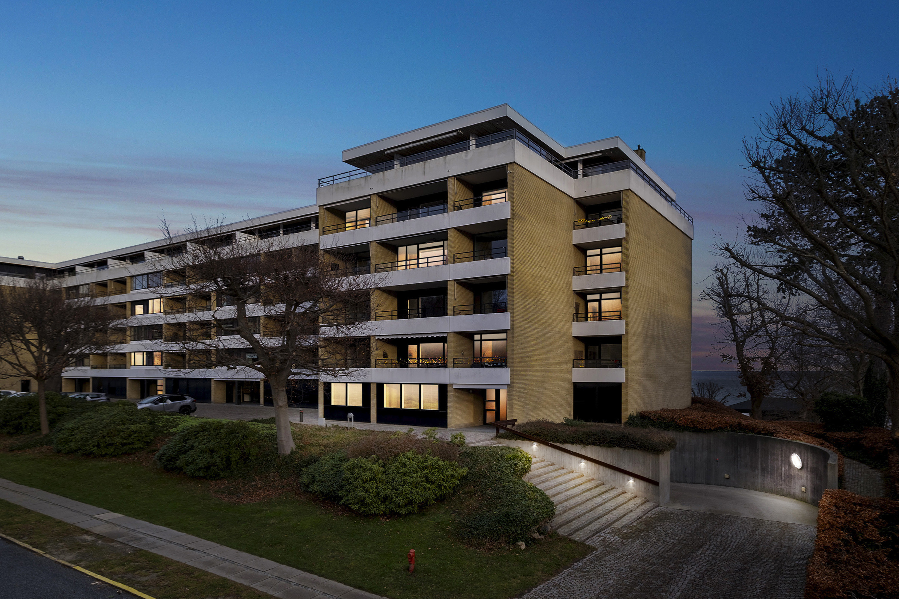 Fremhævet ejendommen billede i fuldskærmstilstand. Billede af Skodsborgparken 10, 3. th., 2942 Skodsborg