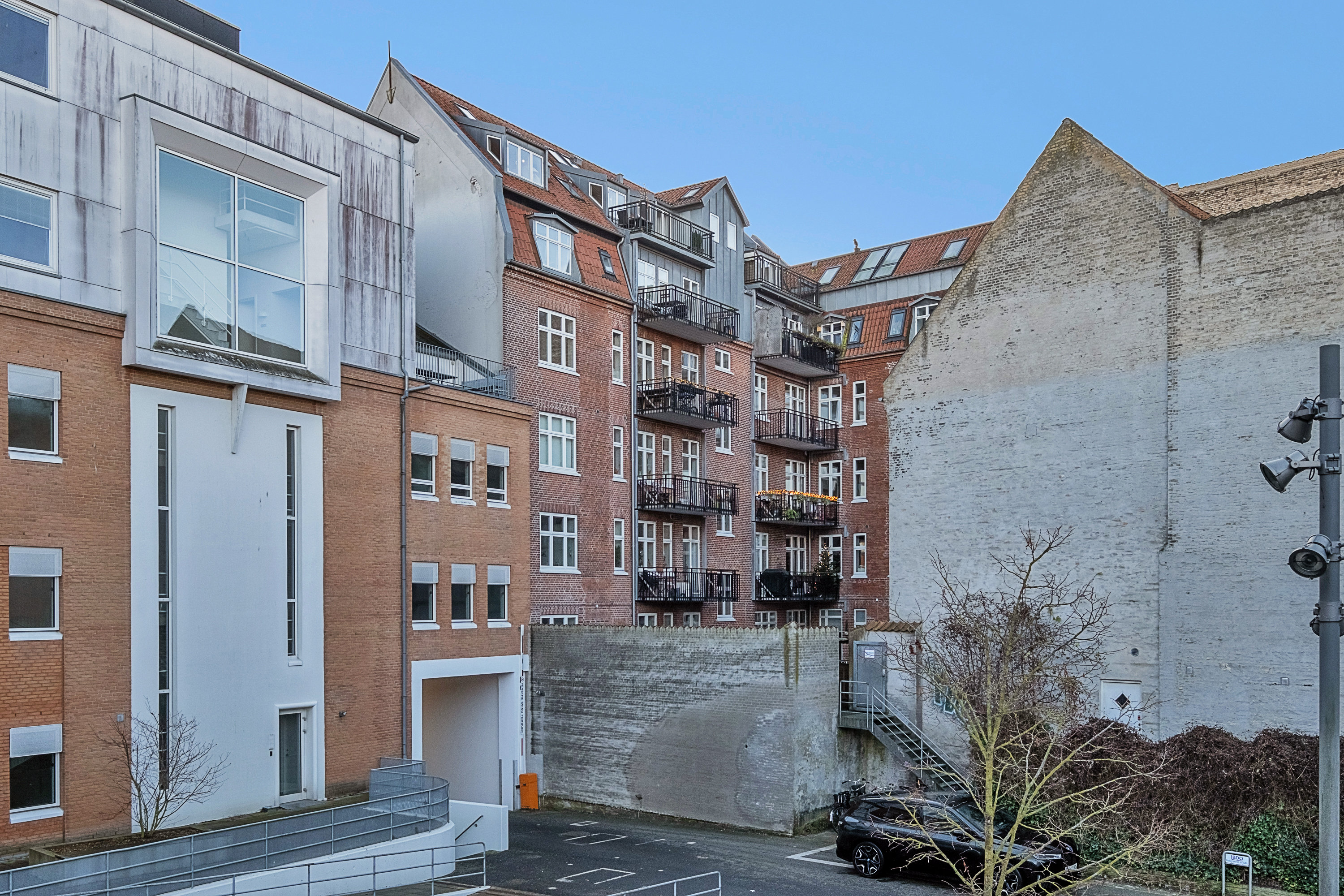 Fremhævet bag facade billede i fuldskærmstilstand. Billede af Kystvejen 27, 6. tv., 8000 Aarhus C