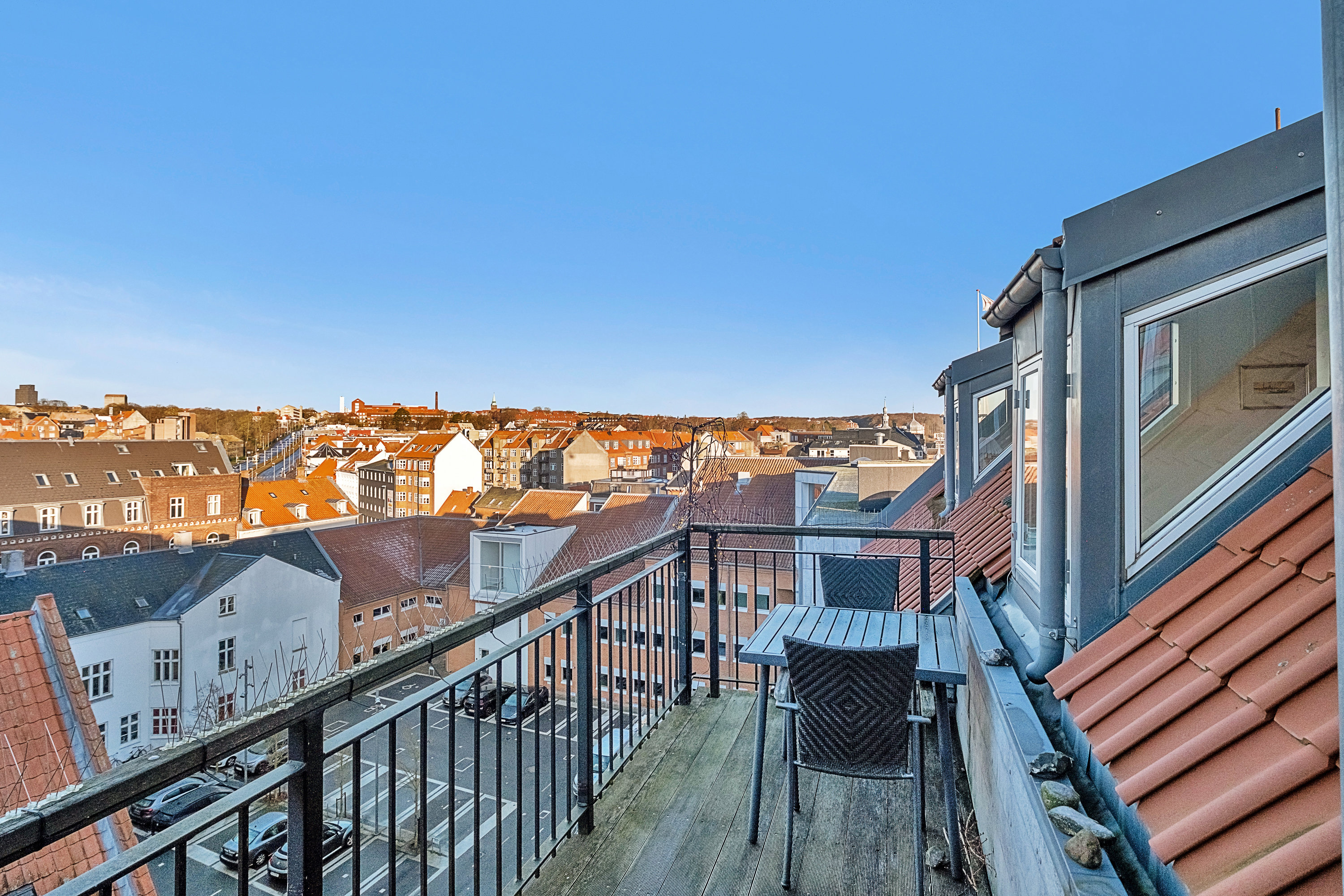 Fremhævet altan billede i fuldskærmstilstand. Billede af Kystvejen 27, 6. tv., 8000 Aarhus C