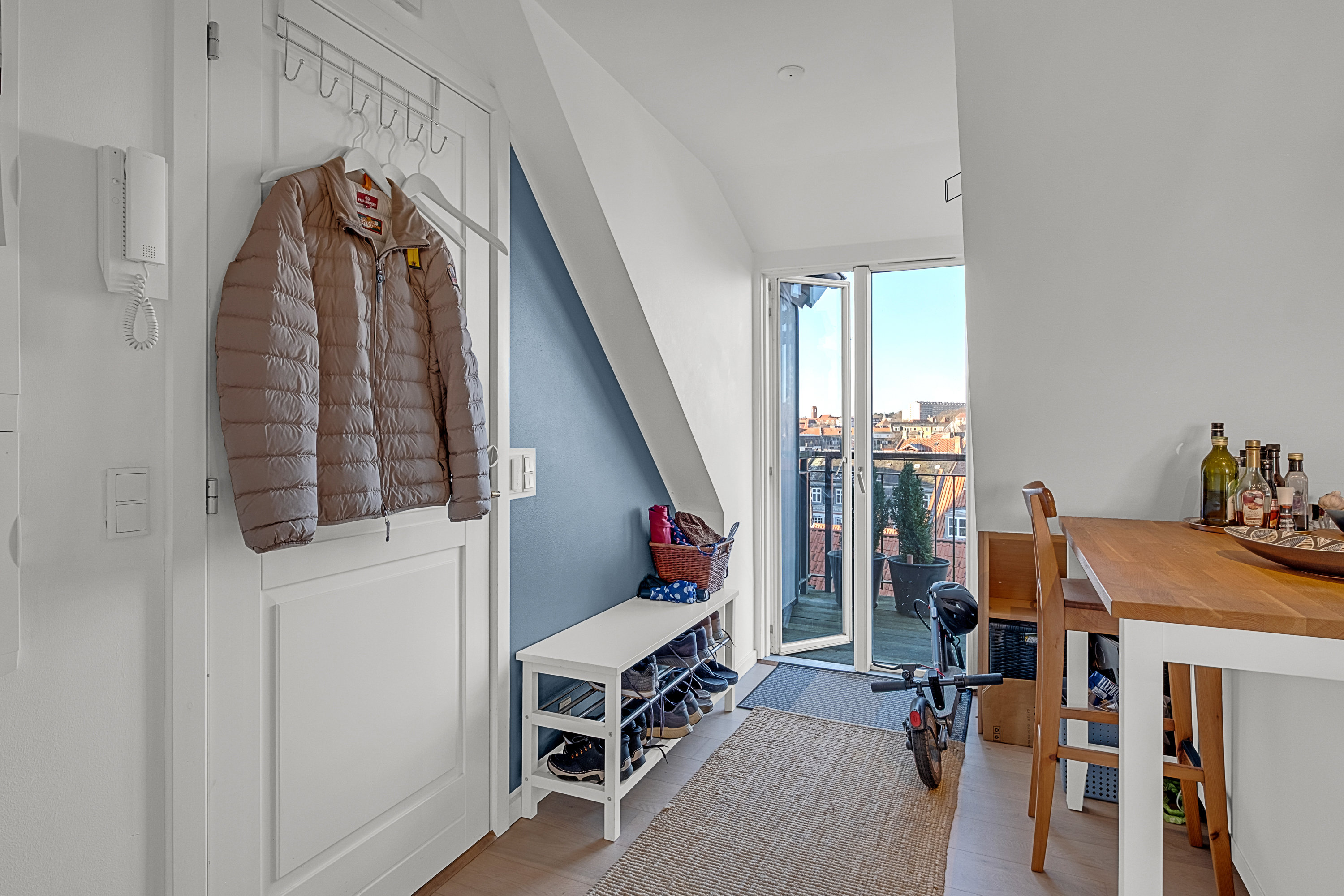 Fremhævet entré billede i fuldskærmstilstand. Billede af Kystvejen 27, 6. tv., 8000 Aarhus C