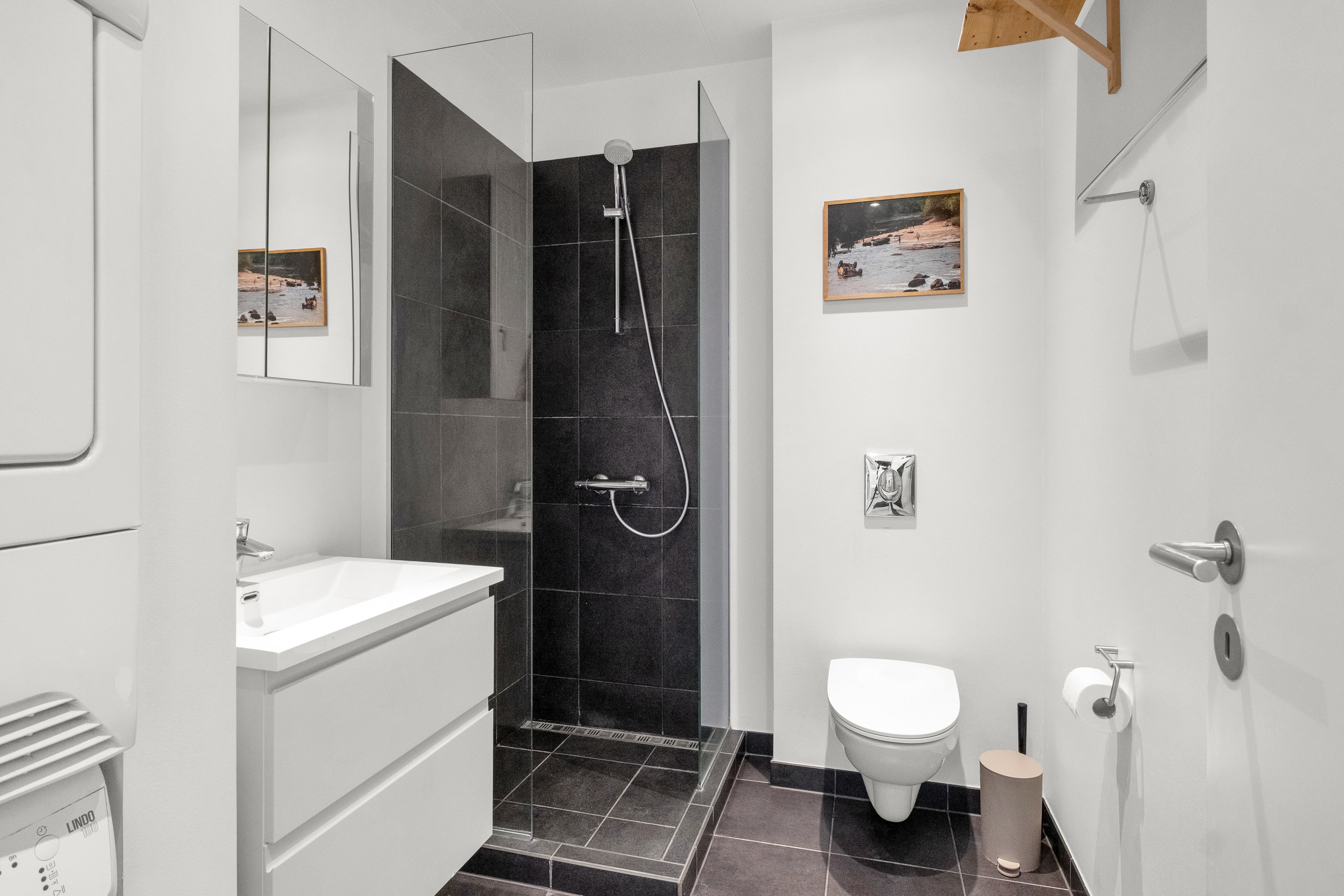 Fremhævet badeværelse billede i fuldskærmstilstand. Billede af Skt. Nicolaus Gade 3, 2. 20., 8000 Aarhus C