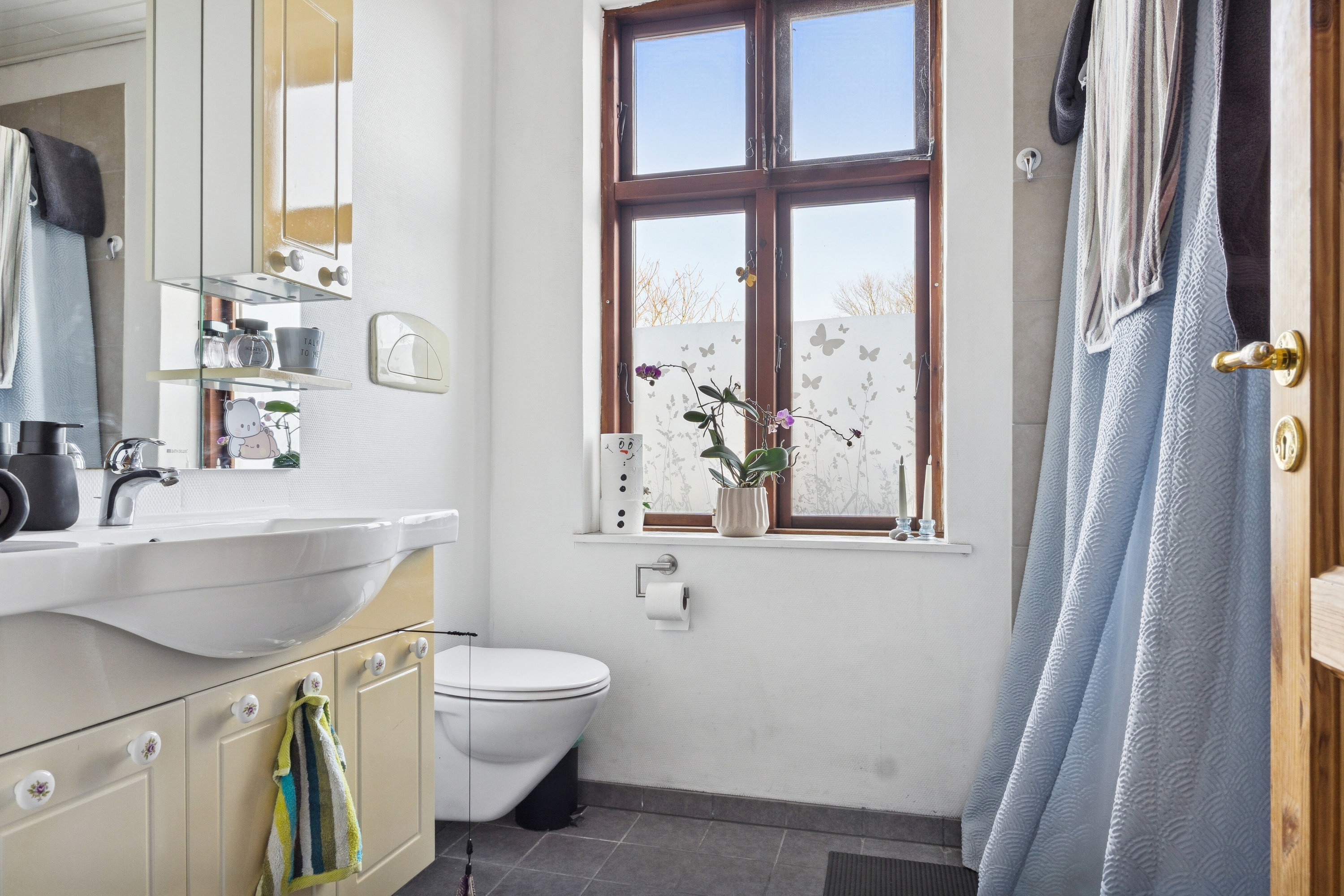 Fremhævet badeværelse billede i fuldskærmstilstand. Billede af Sct.Knudsgade 6, 4200 Slagelse