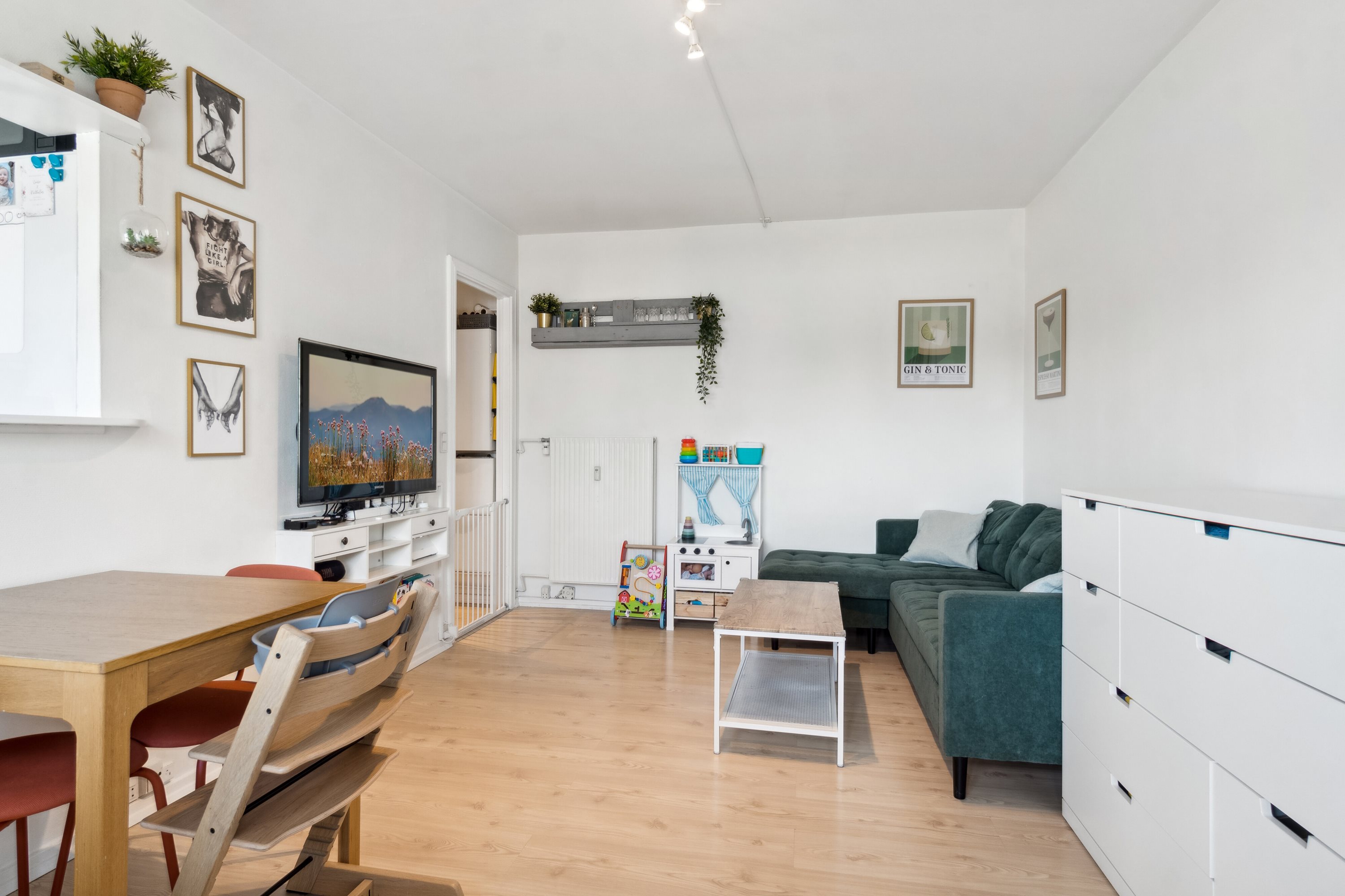 Fremhævet stue billede i fuldskærmstilstand. Billede af Hvidovrevej 50, st.. 4., 2610 Rødovre