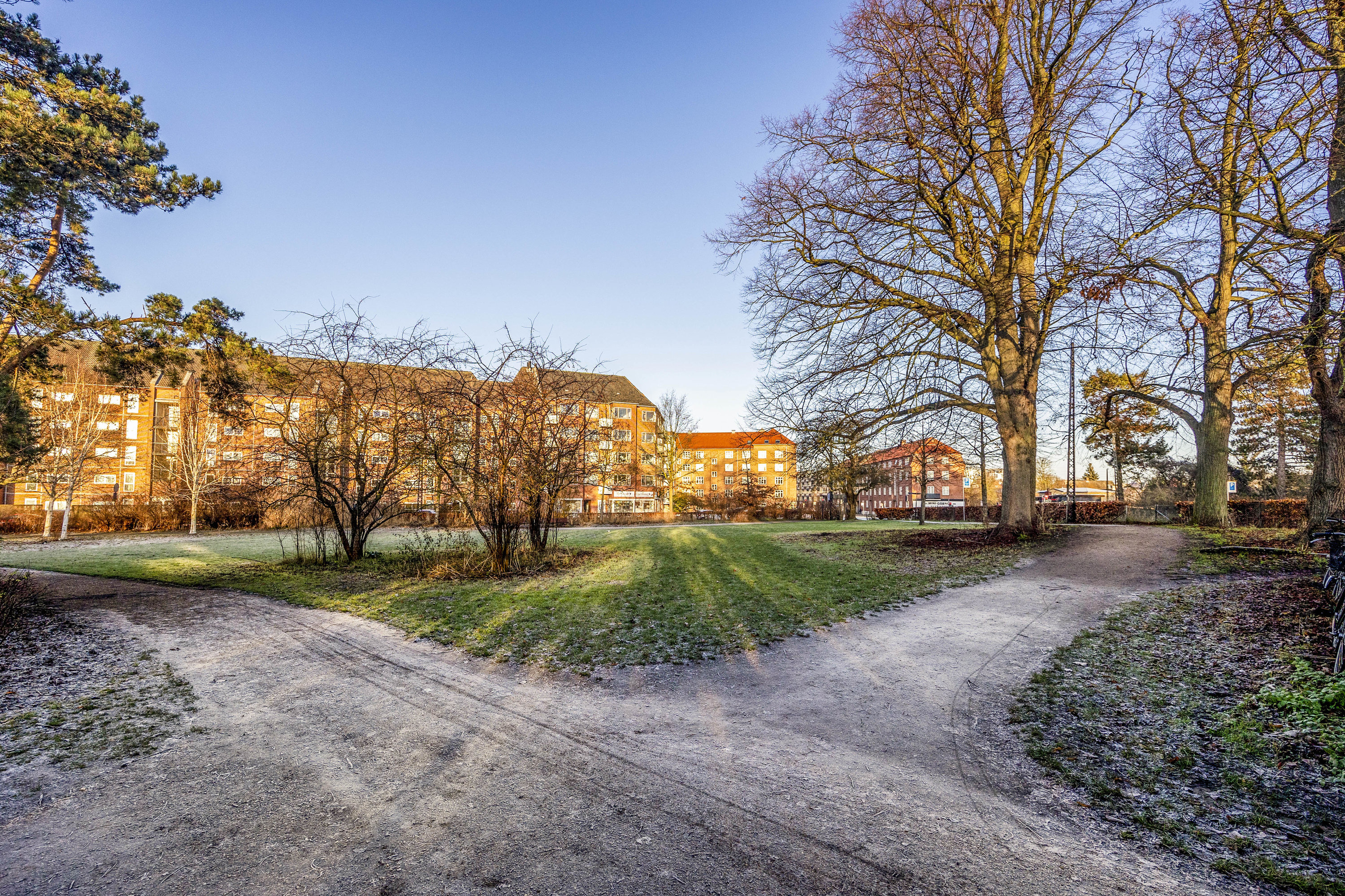 Fremhævet  billede i fuldskærmstilstand. Billede af Hf. Grænsen 2, 2000 Frederiksberg