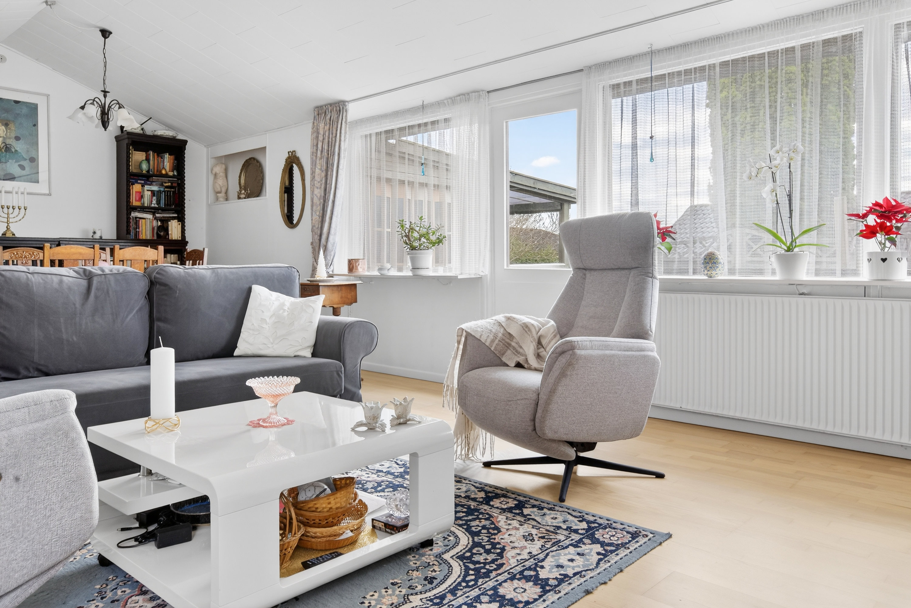 Fremhævet stue billede i fuldskærmstilstand. Billede af Tranemosevej 50, 2750 Ballerup