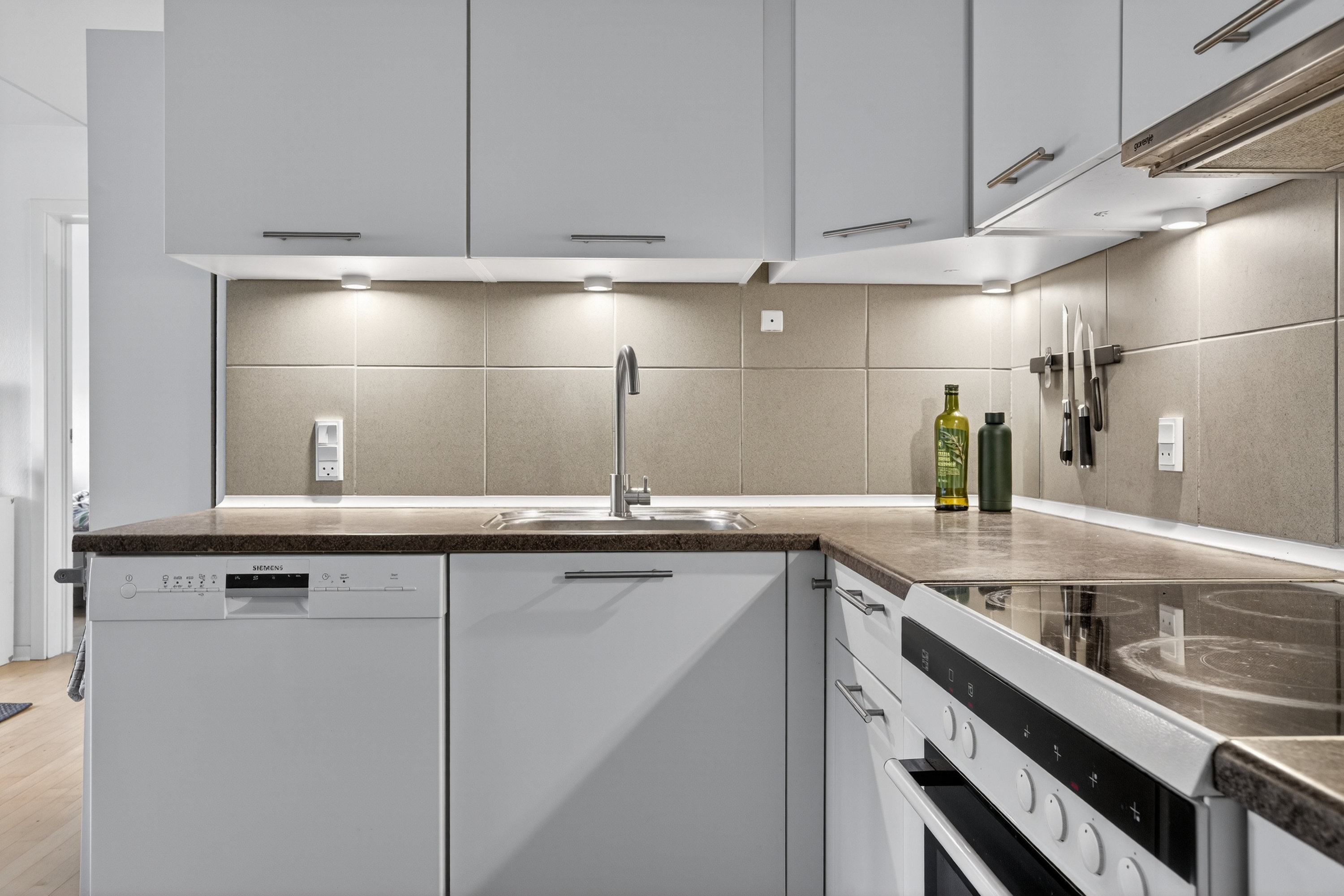 Fremhævet køkken billede i fuldskærmstilstand. Billede af Pærevangen 16, 2. mf., Smørumnedre, 2765 Smørum