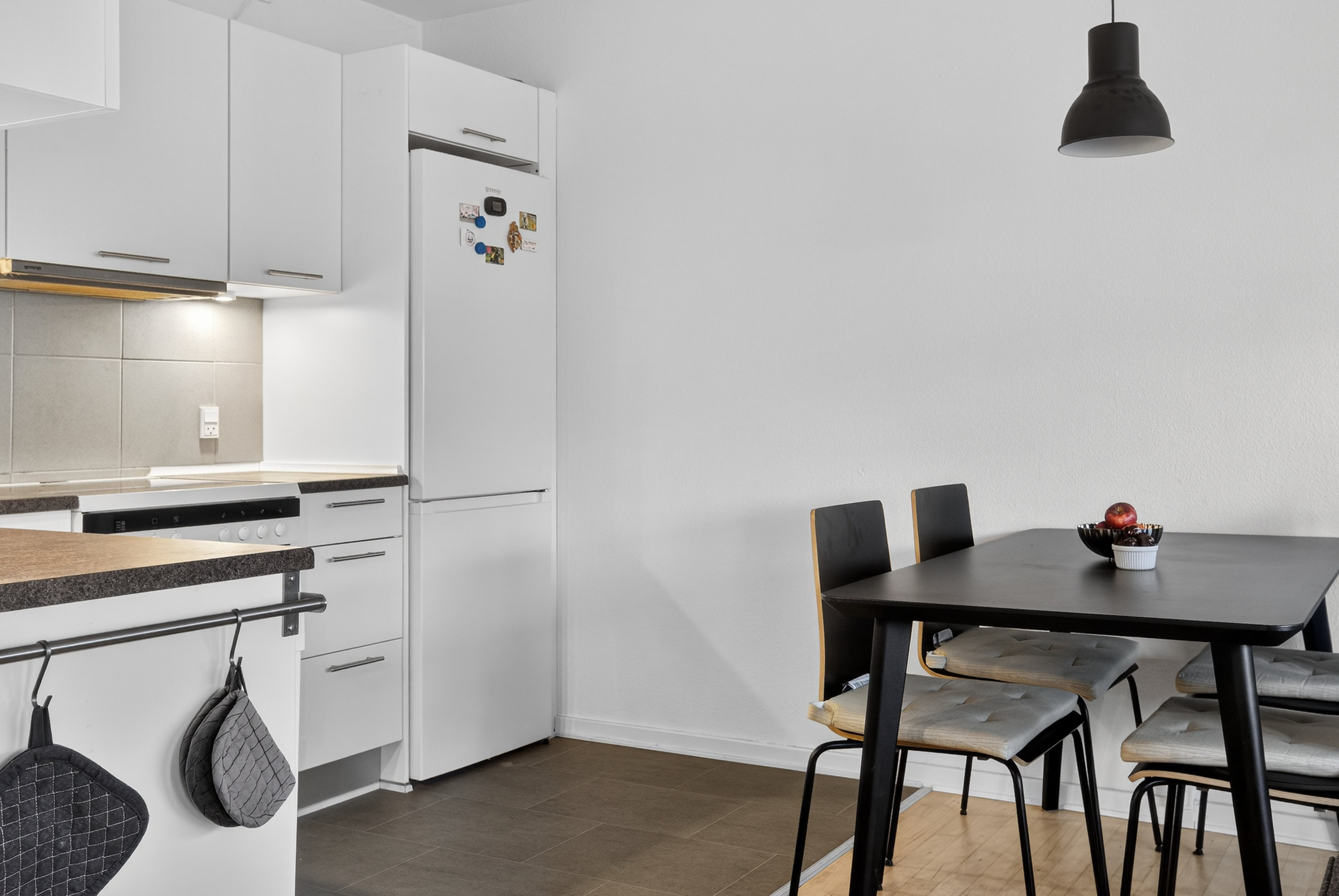 Fremhævet køkken billede i fuldskærmstilstand. Billede af Pærevangen 16, 2. mf., Smørumnedre, 2765 Smørum