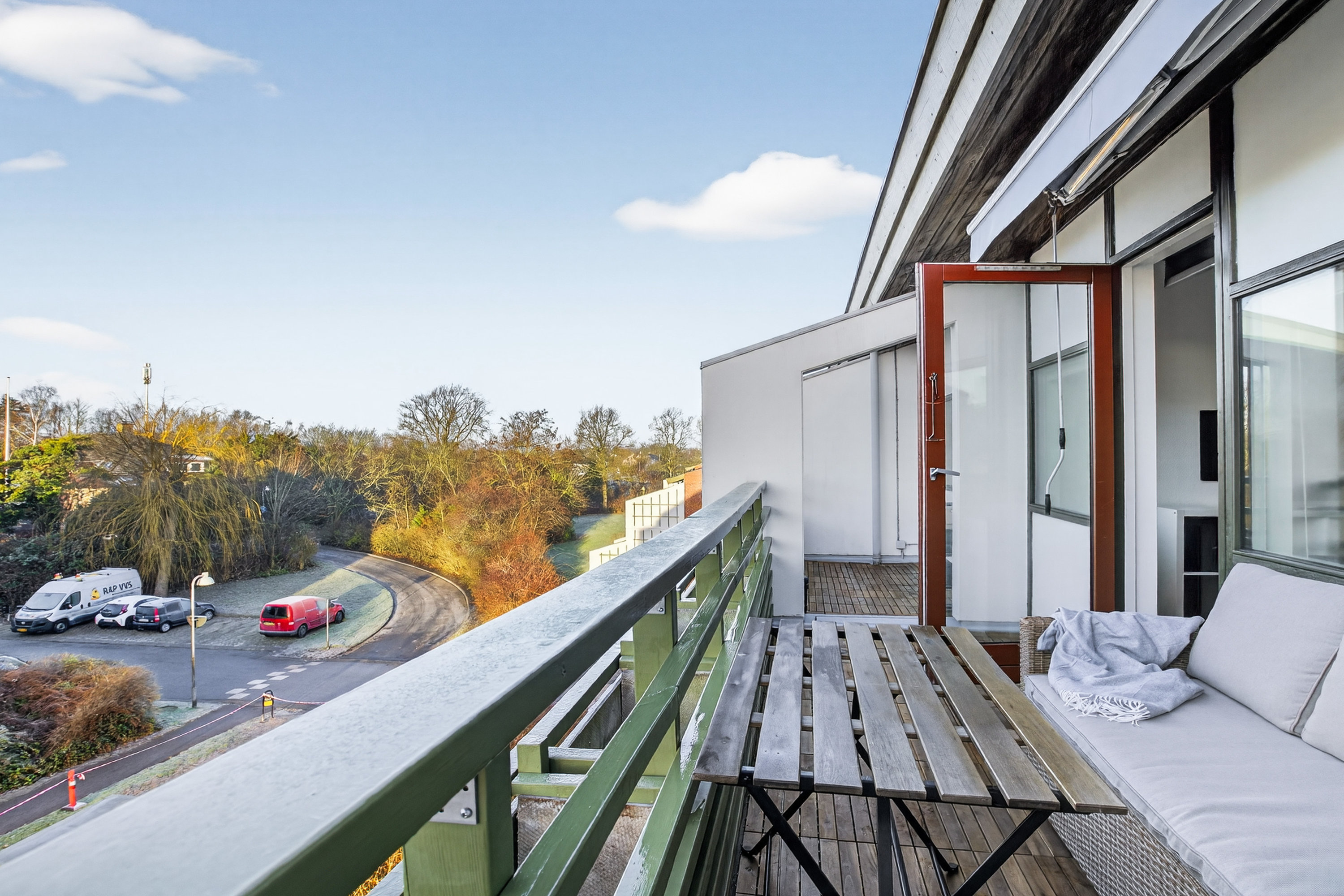 Fremhævet altan billede i fuldskærmstilstand. Billede af Pærevangen 16, 2. mf., Smørumnedre, 2765 Smørum