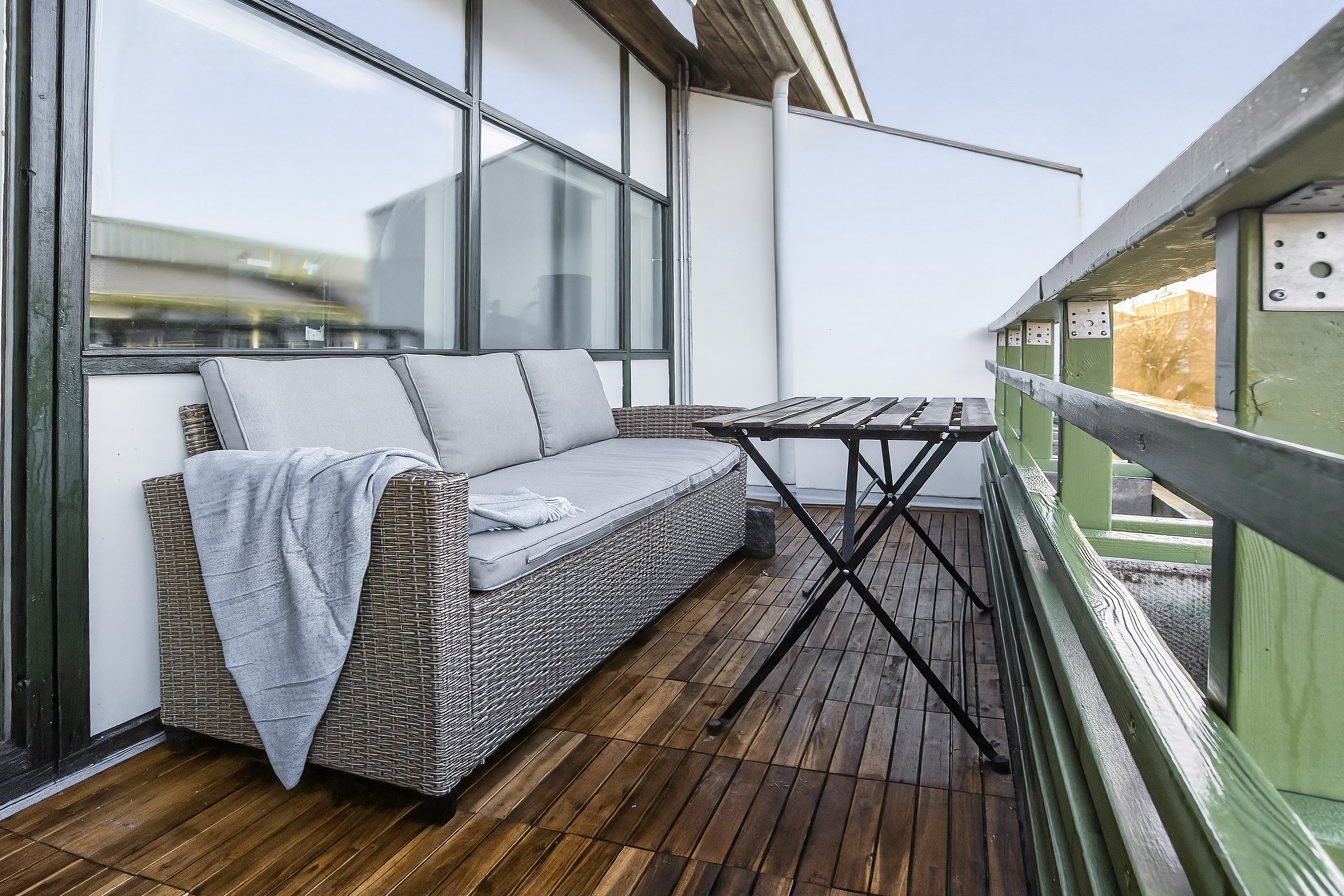 Fremhævet altan billede i fuldskærmstilstand. Billede af Pærevangen 16, 2. mf., Smørumnedre, 2765 Smørum