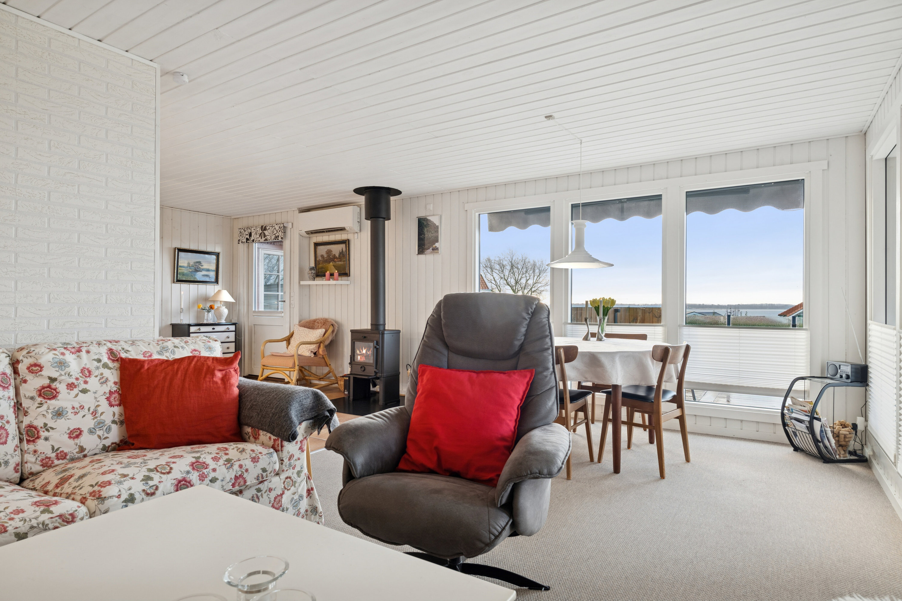 Fremhævet stue billede i fuldskærmstilstand. Billede af Sejlet 14, 4793 Bogø By