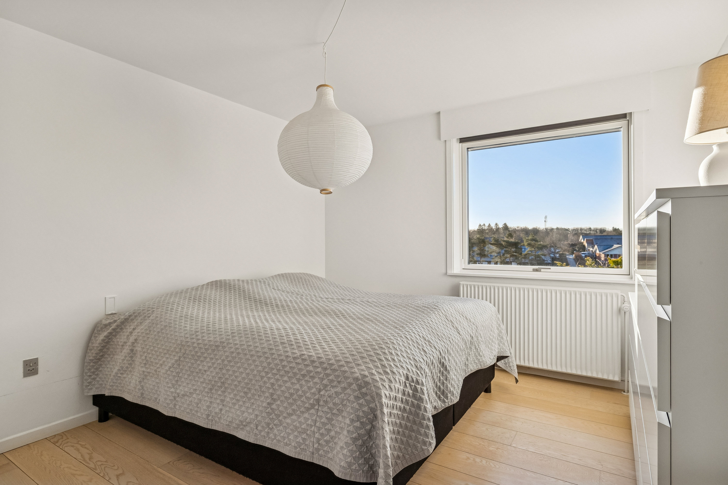 Fremhævet soveværelse billede i fuldskærmstilstand. Billede af Skrænten 19, Vrold, 8660 Skanderborg