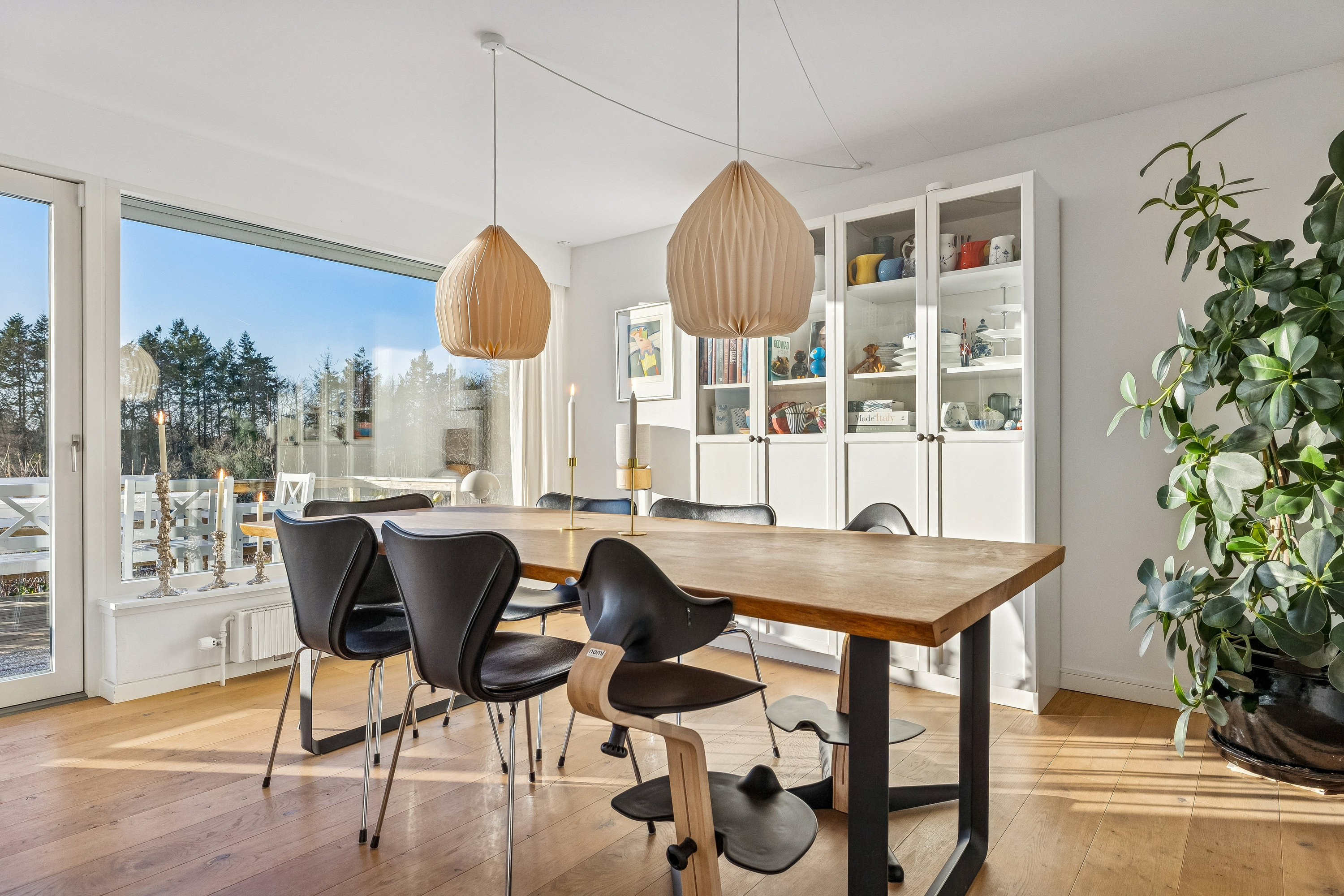 Fremhævet spisestue billede i fuldskærmstilstand. Billede af Skrænten 19, Vrold, 8660 Skanderborg