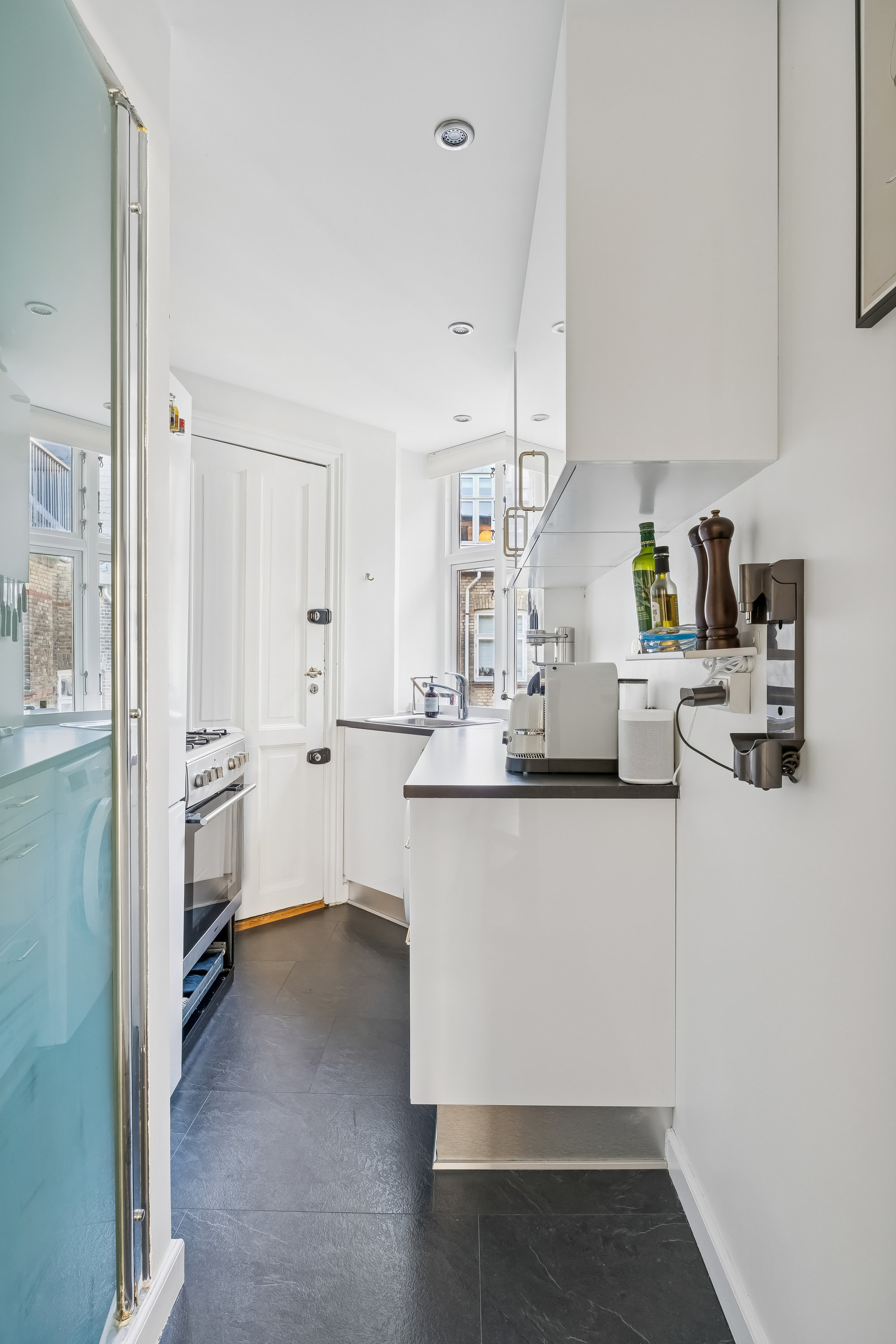 Fremhævet køkken billede i fuldskærmstilstand. Billede af Hjørringgade 13, 4. th., 2100 København Ø