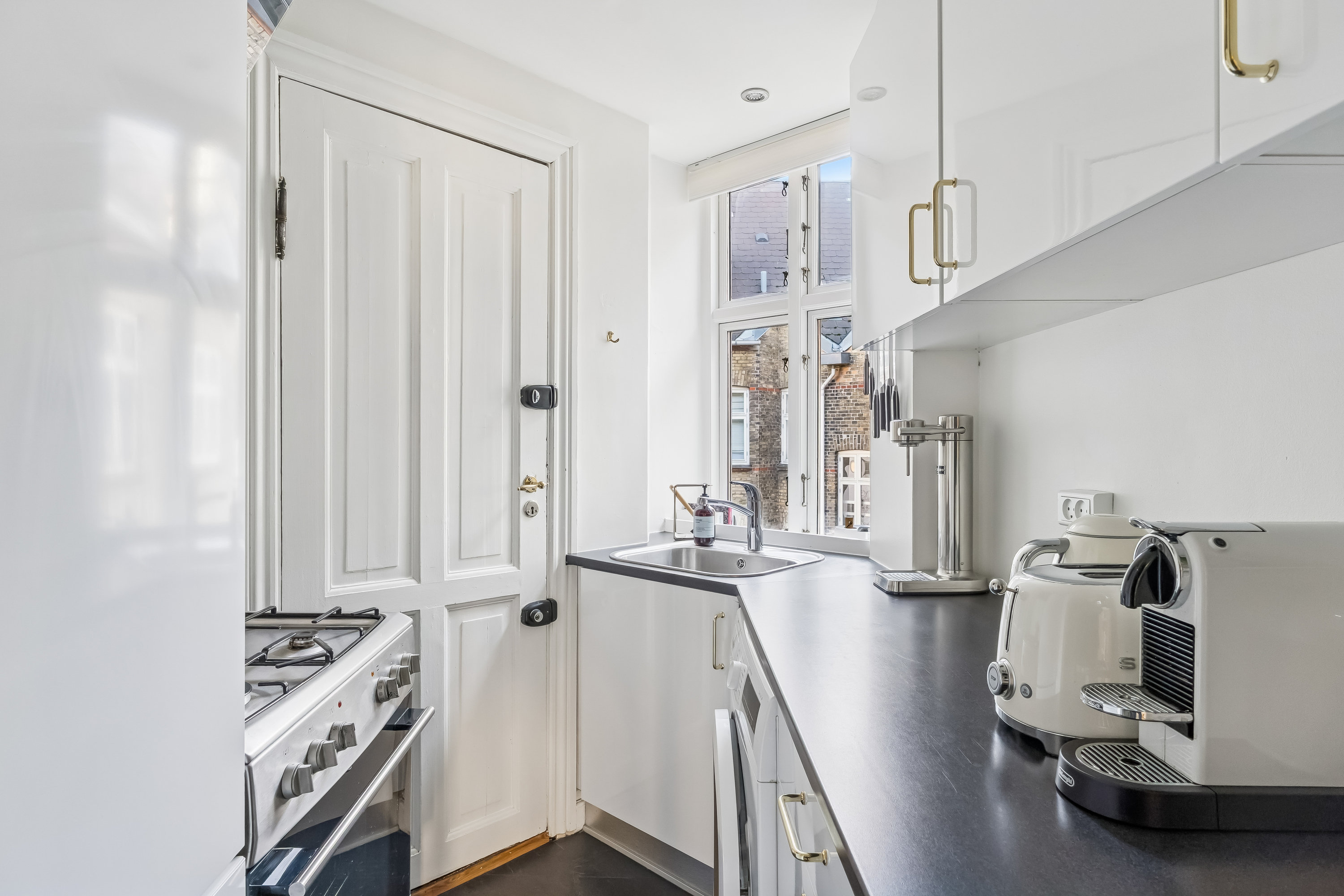 Fremhævet køkken billede i fuldskærmstilstand. Billede af Hjørringgade 13, 4. th., 2100 København Ø