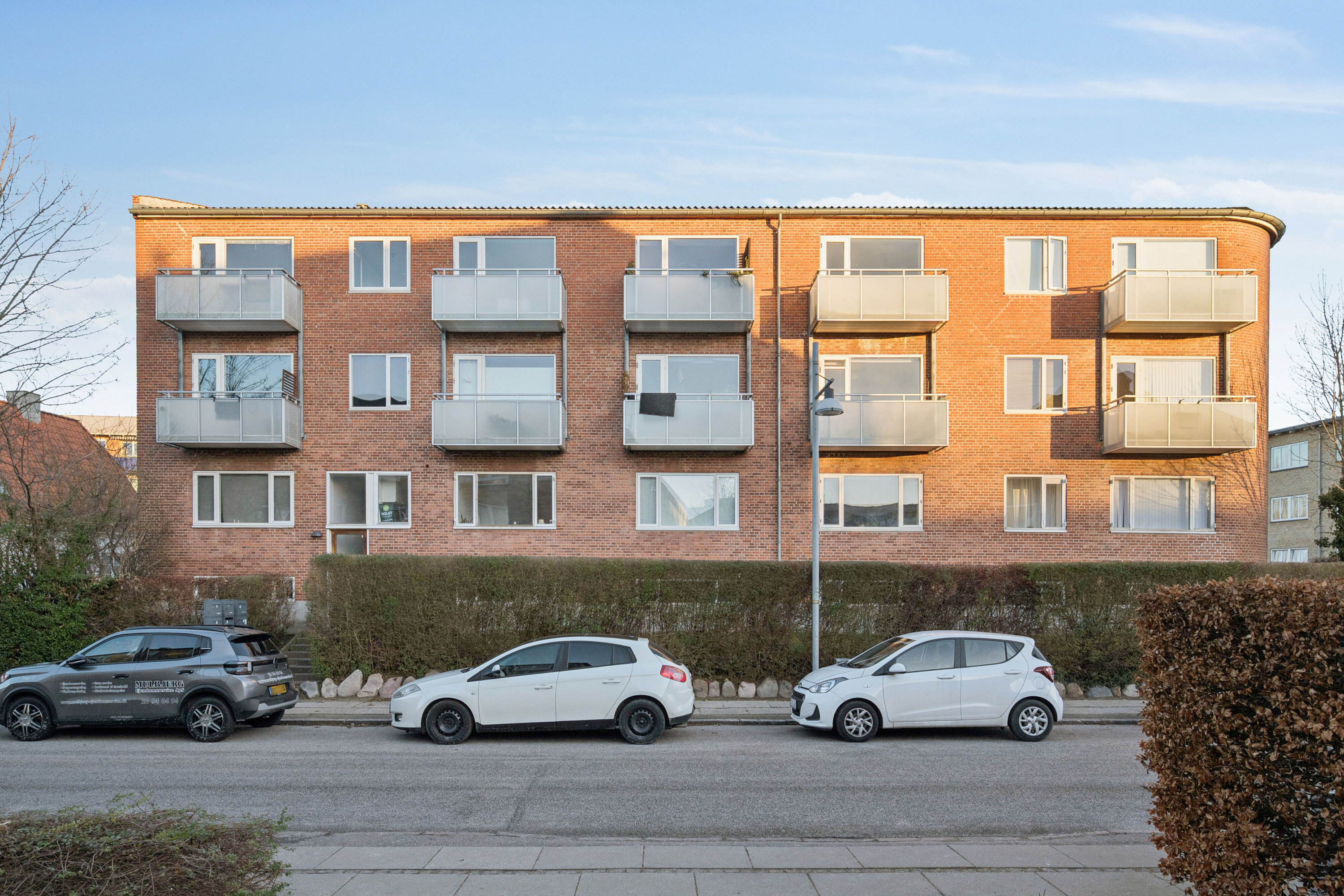 Fremhævet facade billede i fuldskærmstilstand. Billede af Tværvej 2, 2. tv., 2600 Glostrup