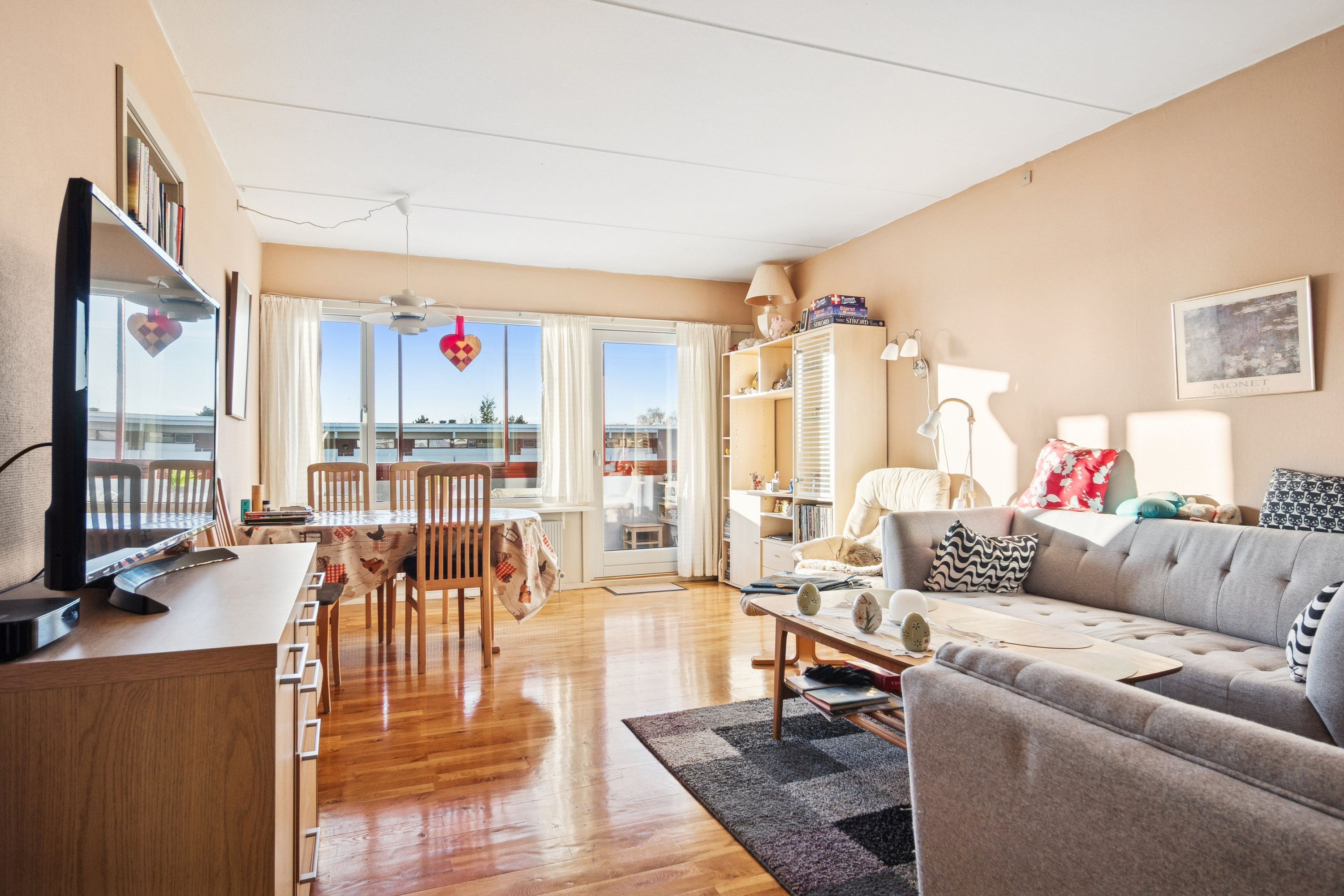 Miniaturebillede 1: stue. Billede af Vejlegårdsparken 40, 2. 23., 2665 Vallensbæk Strand