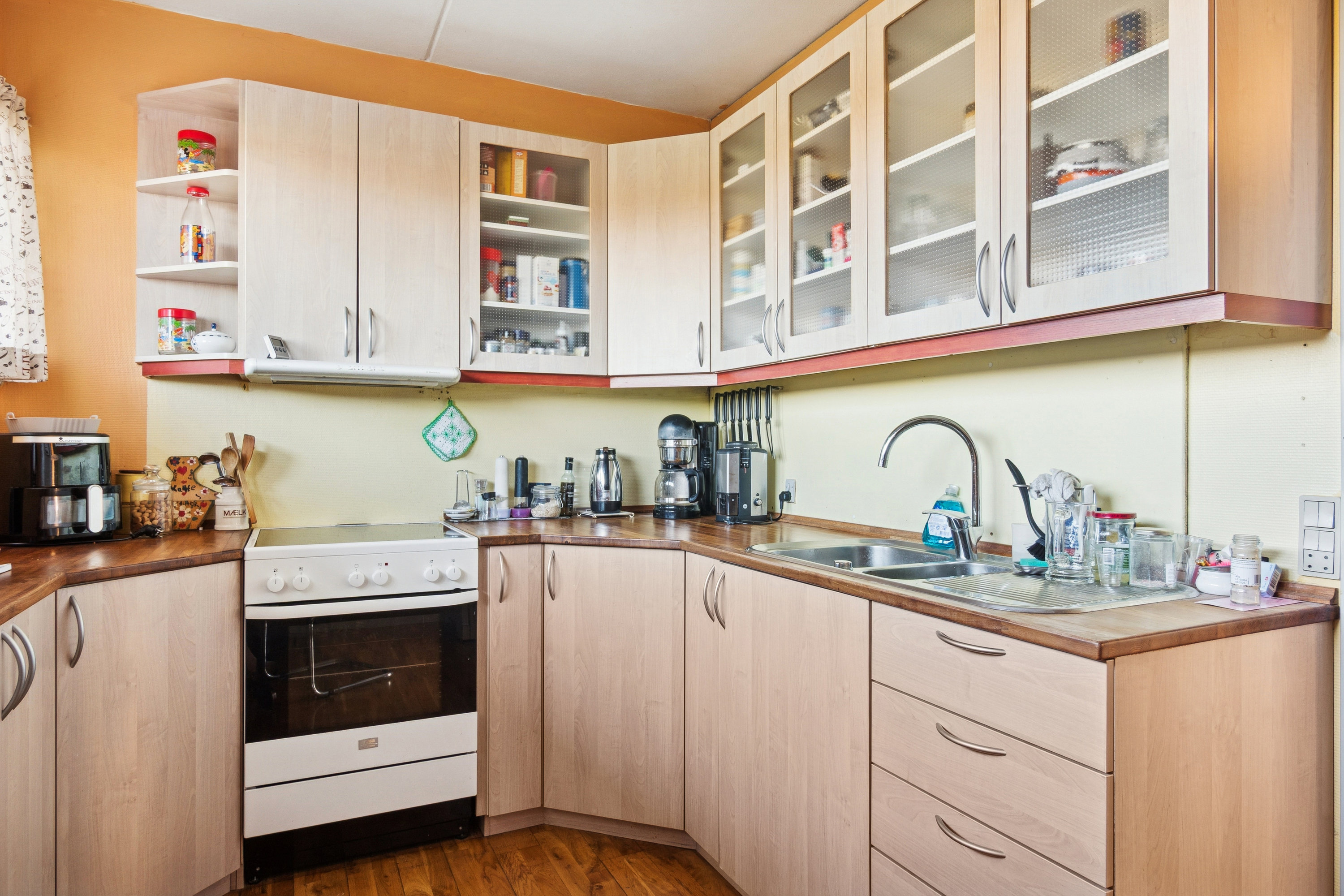 Fremhævet køkken billede i fuldskærmstilstand. Billede af Vejlegårdsparken 40, 2. 23., 2665 Vallensbæk Strand