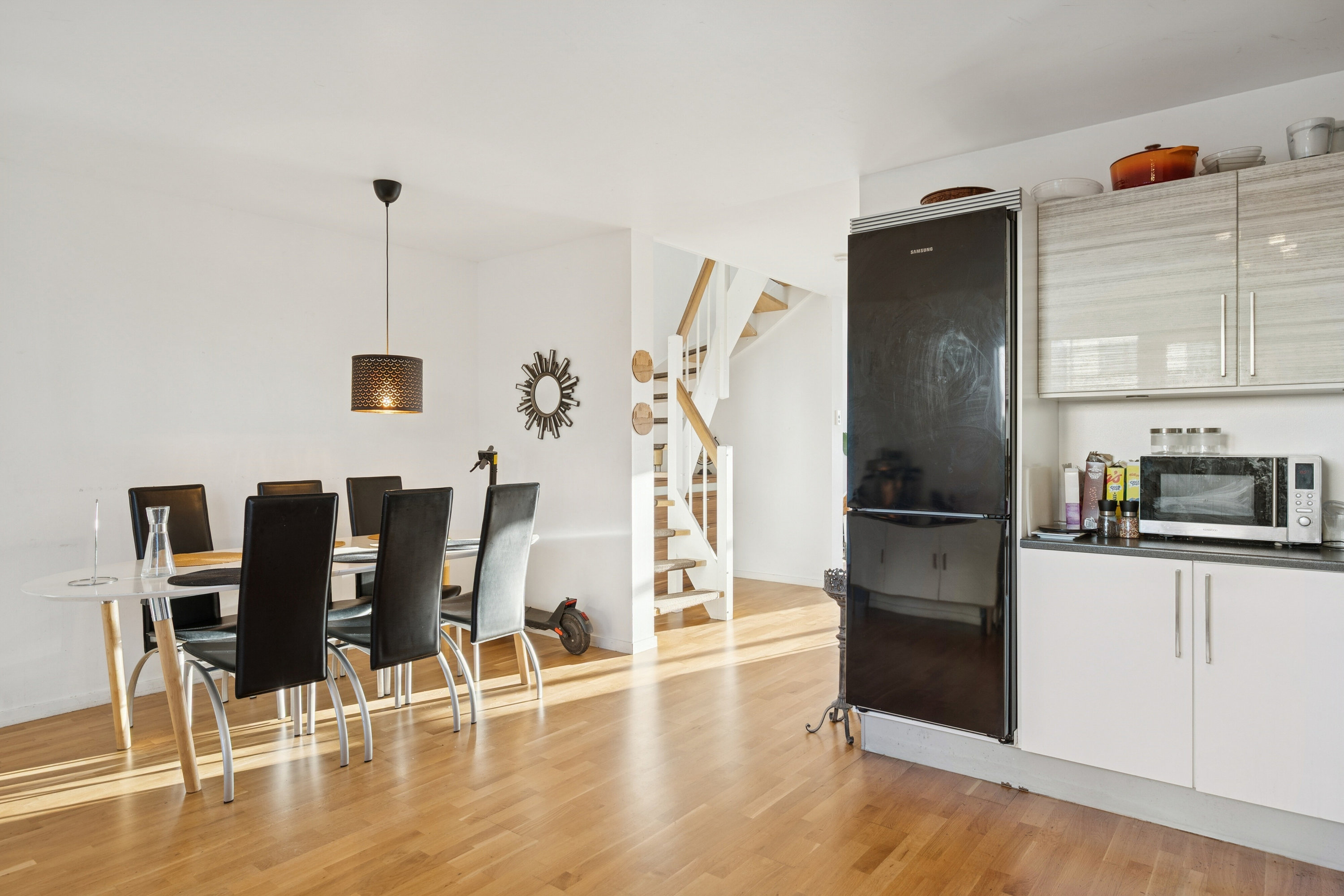 Fremhævet spisestue billede i fuldskærmstilstand. Billede af Tornegårdsvej 25, 2620 Albertslund