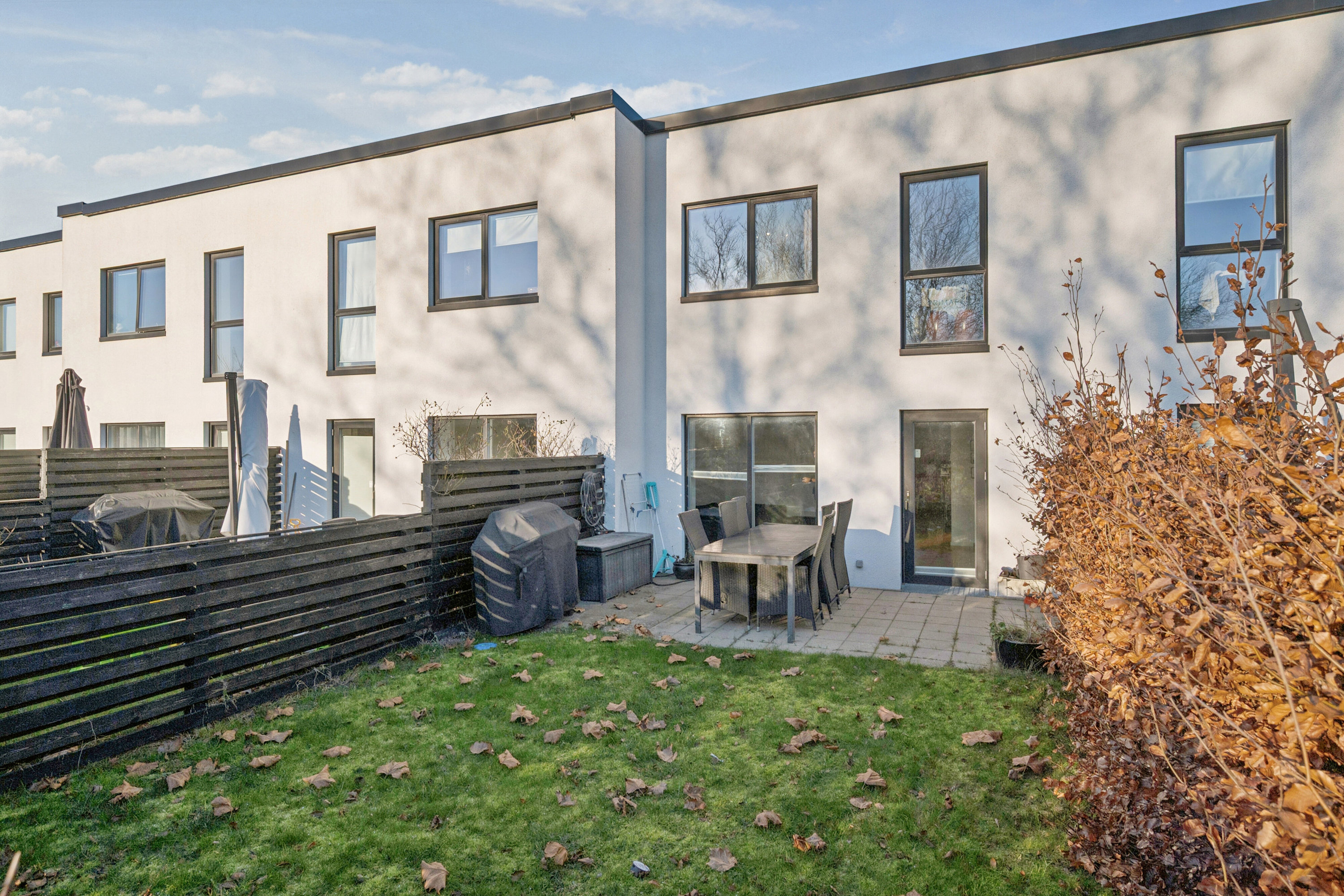 Fremhævet terrasse billede i fuldskærmstilstand. Billede af Tornegårdsvej 25, 2620 Albertslund