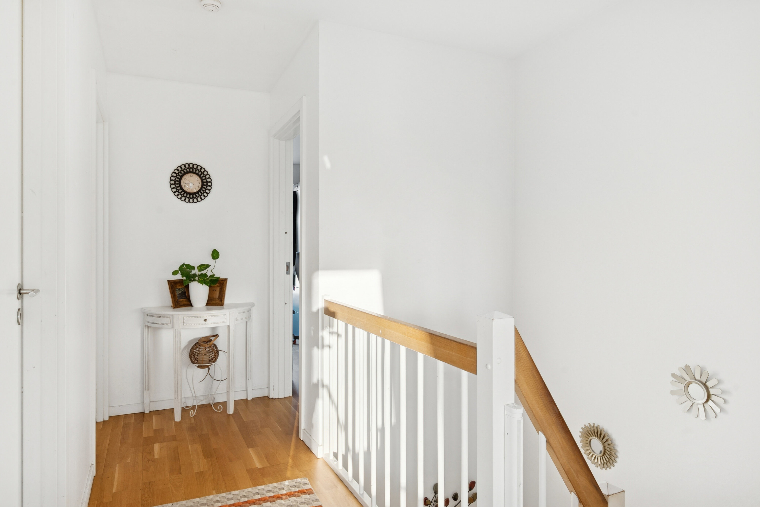 Fremhævet gang billede i fuldskærmstilstand. Billede af Tornegårdsvej 25, 2620 Albertslund