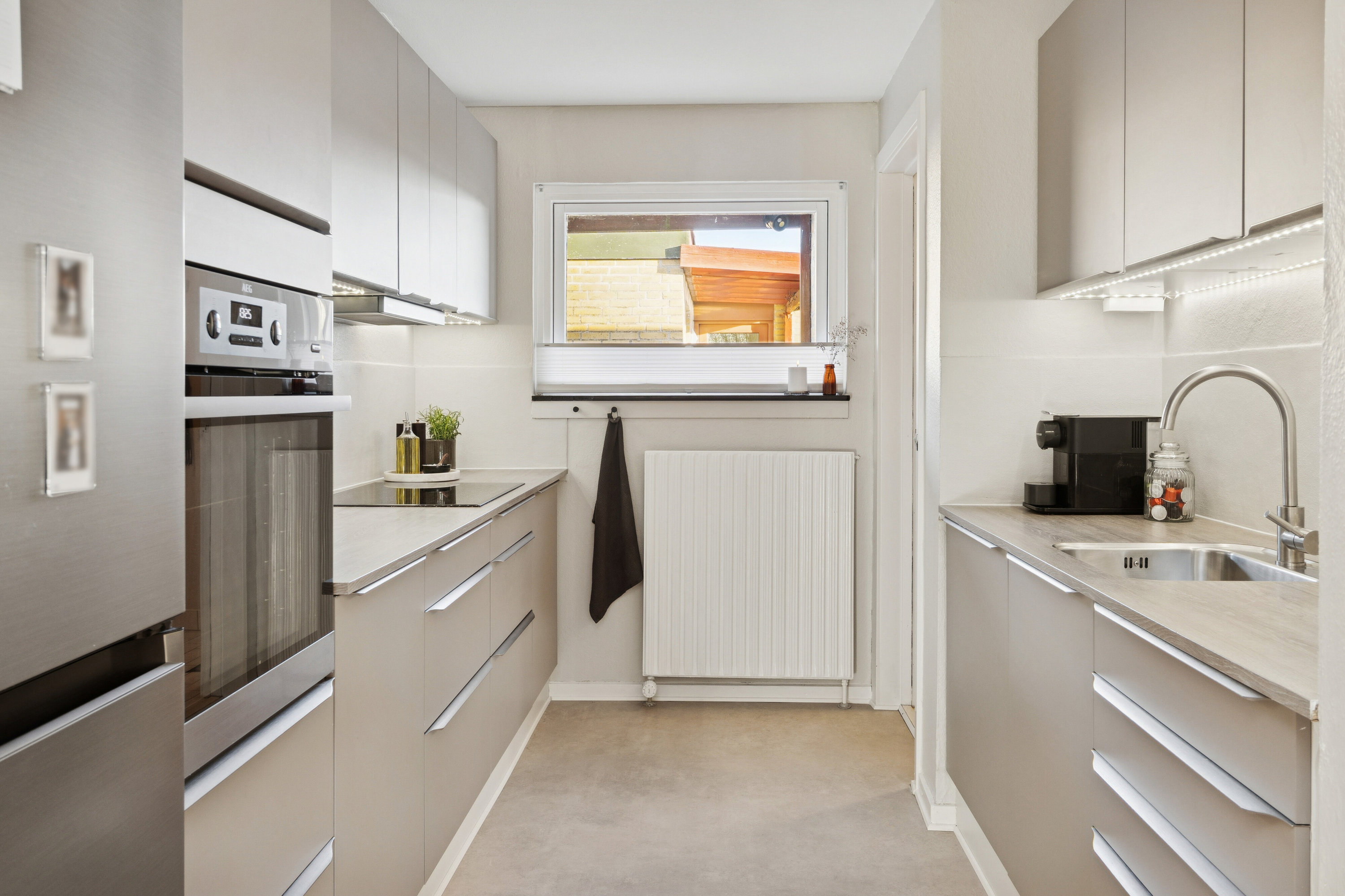 Fremhævet køkken billede i fuldskærmstilstand. Billede af Helleristen 109, 4700 Næstved