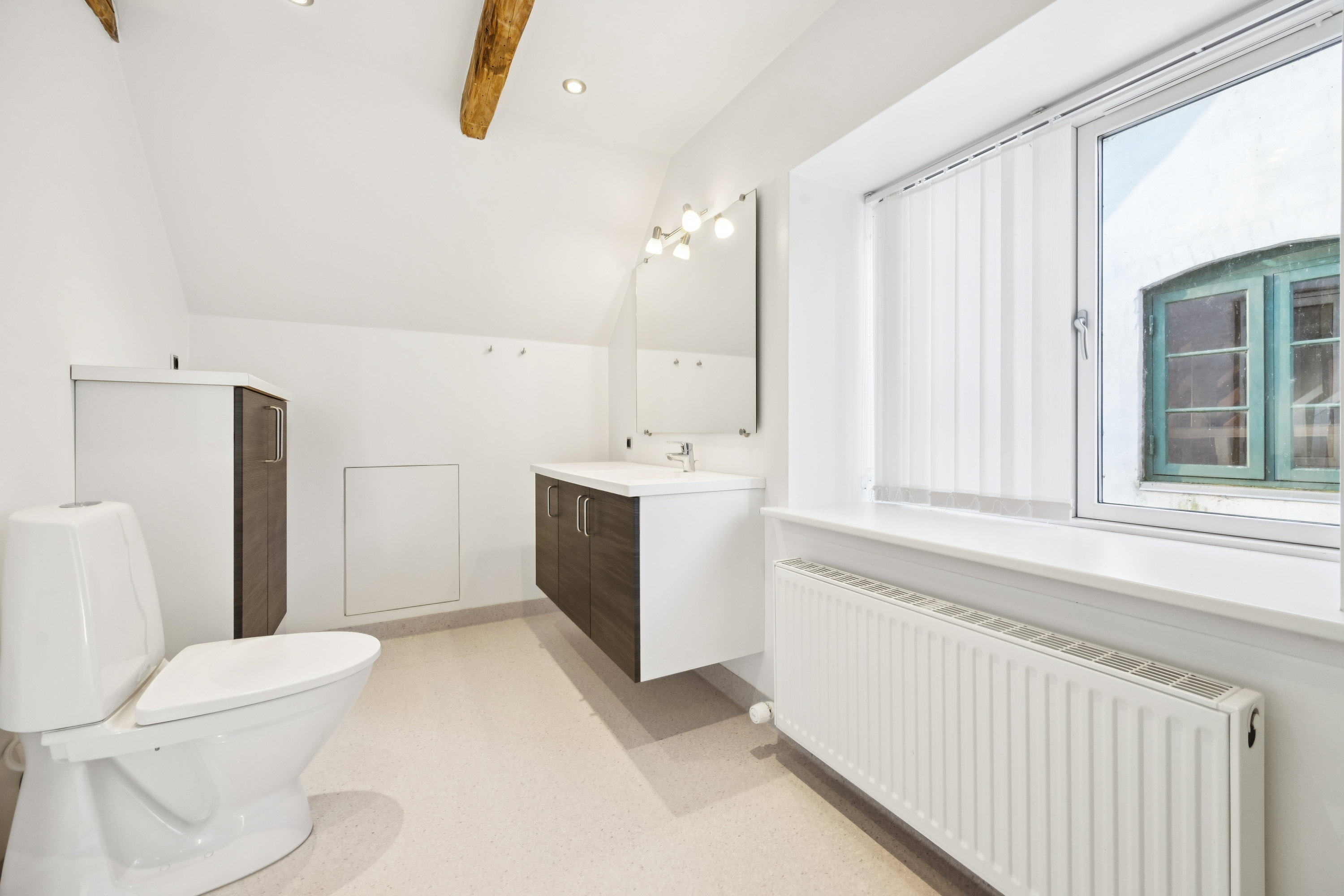 Fremhævet badeværelse billede i fuldskærmstilstand. Billede af Huulmøllevej 12, Vokslev, 9240 Nibe