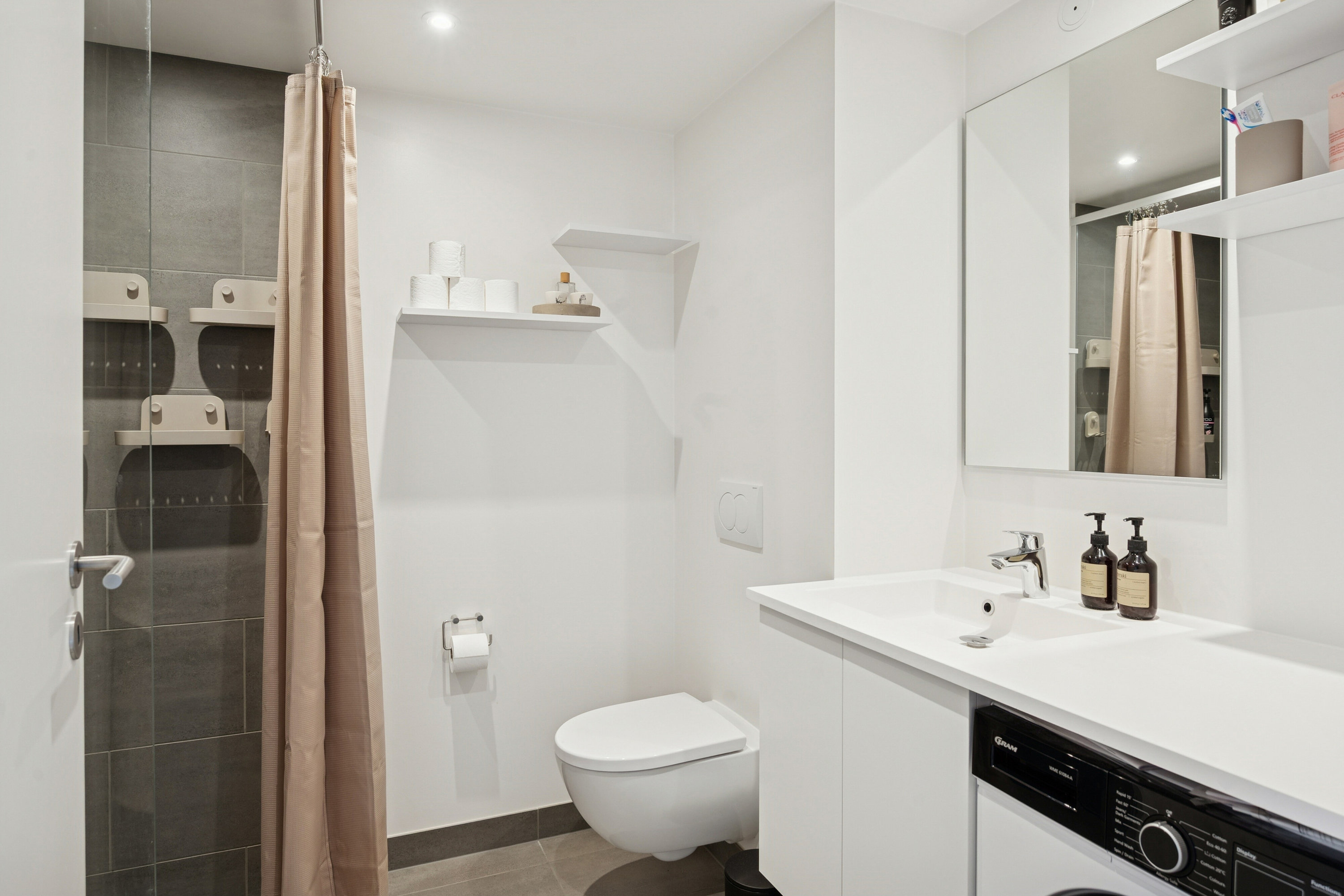 Fremhævet badeværelse billede i fuldskærmstilstand. Billede af Tårnvej 97D, 2610 Rødovre