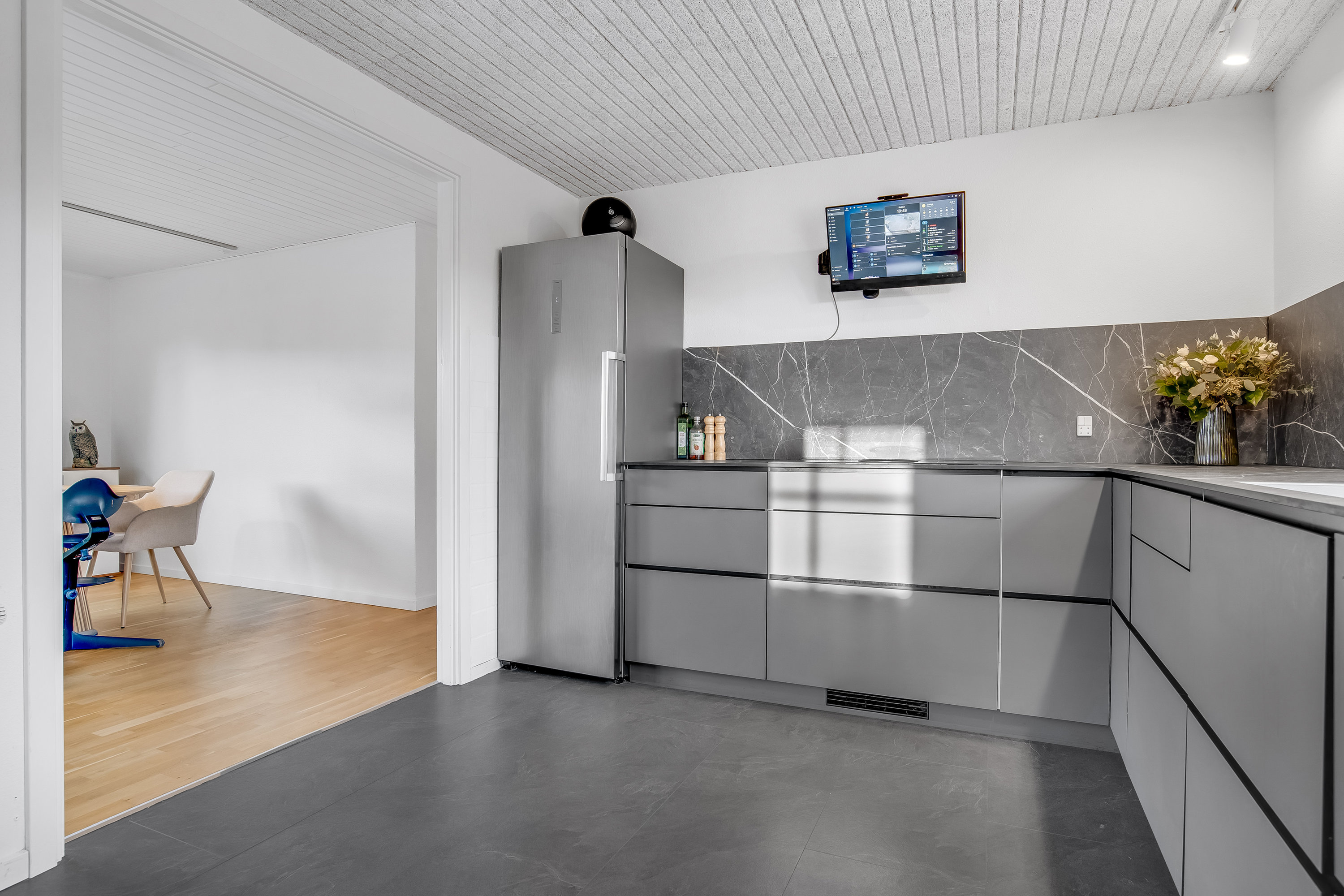 Fremhævet køkken billede i fuldskærmstilstand. Billede af Krunderupparken 38, Naur, 7500 Holstebro