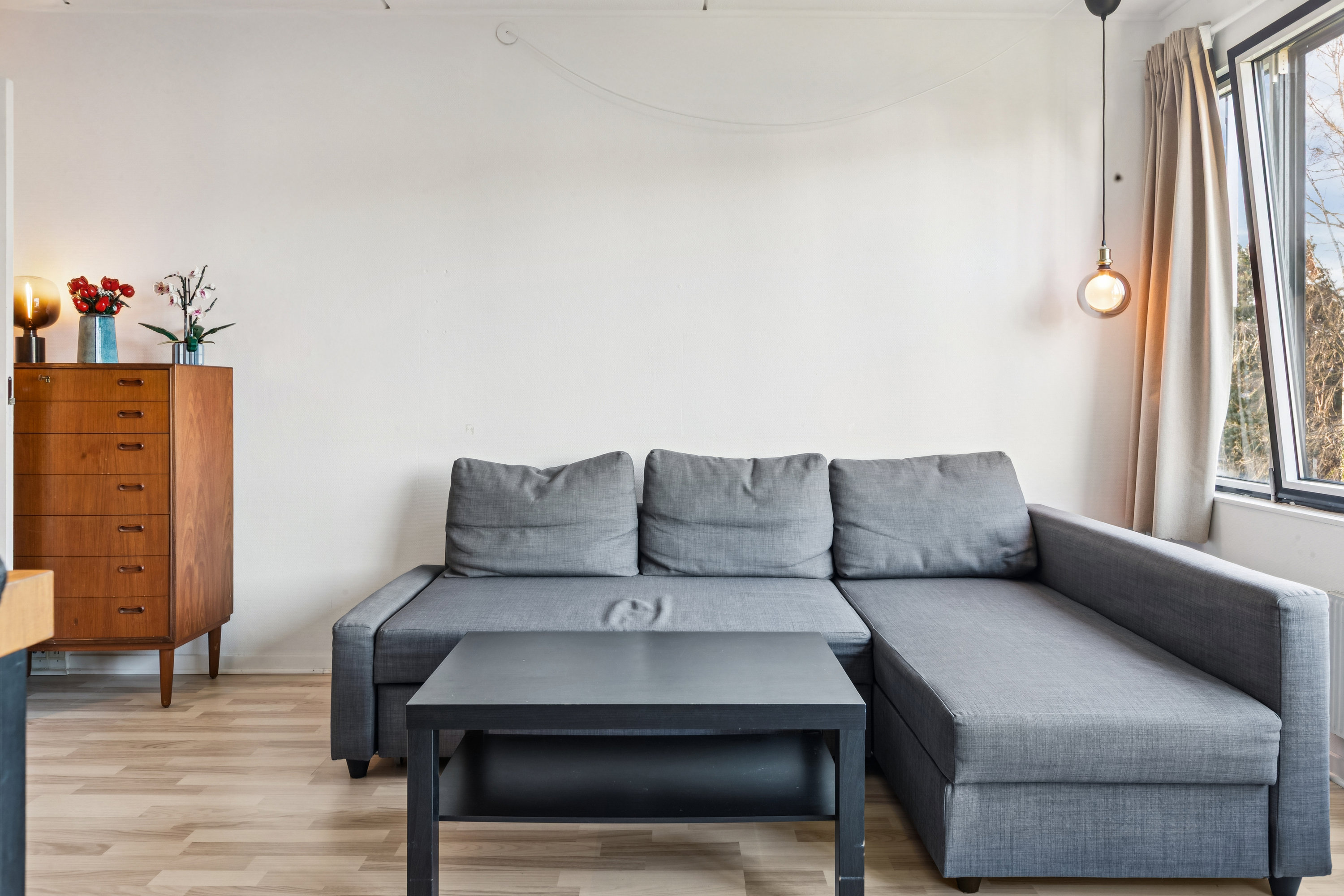 Fremhævet stue billede i fuldskærmstilstand. Billede af Sabroesvej 9D, 2. mf., 3000 Helsingør