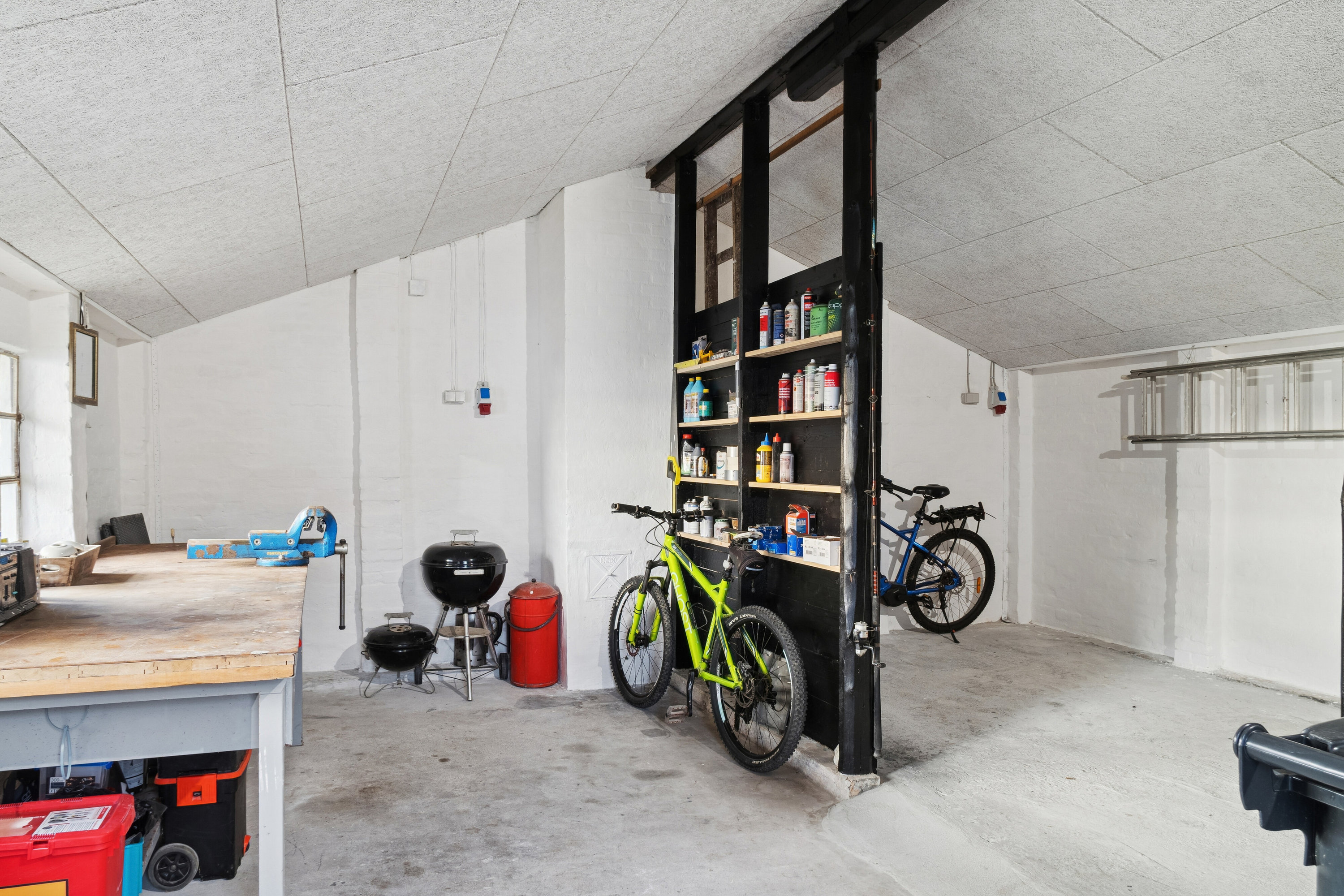 Fremhævet garage billede i fuldskærmstilstand. Billede af Solbjergvej 9, 4400 Kalundborg