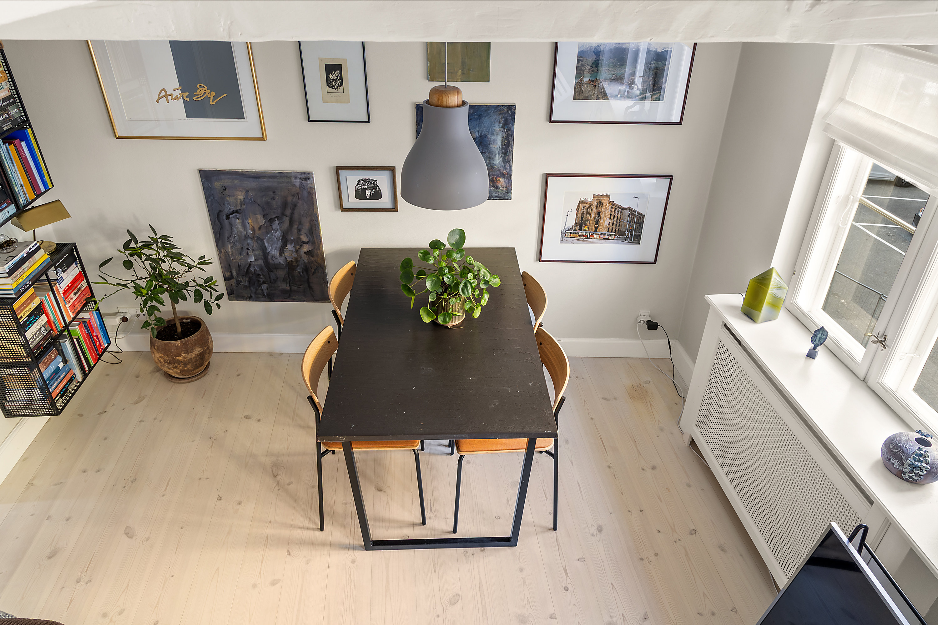 Fremhævet spiseplads billede i fuldskærmstilstand. Billede af Langebrogade 8, 2., 1411 København K