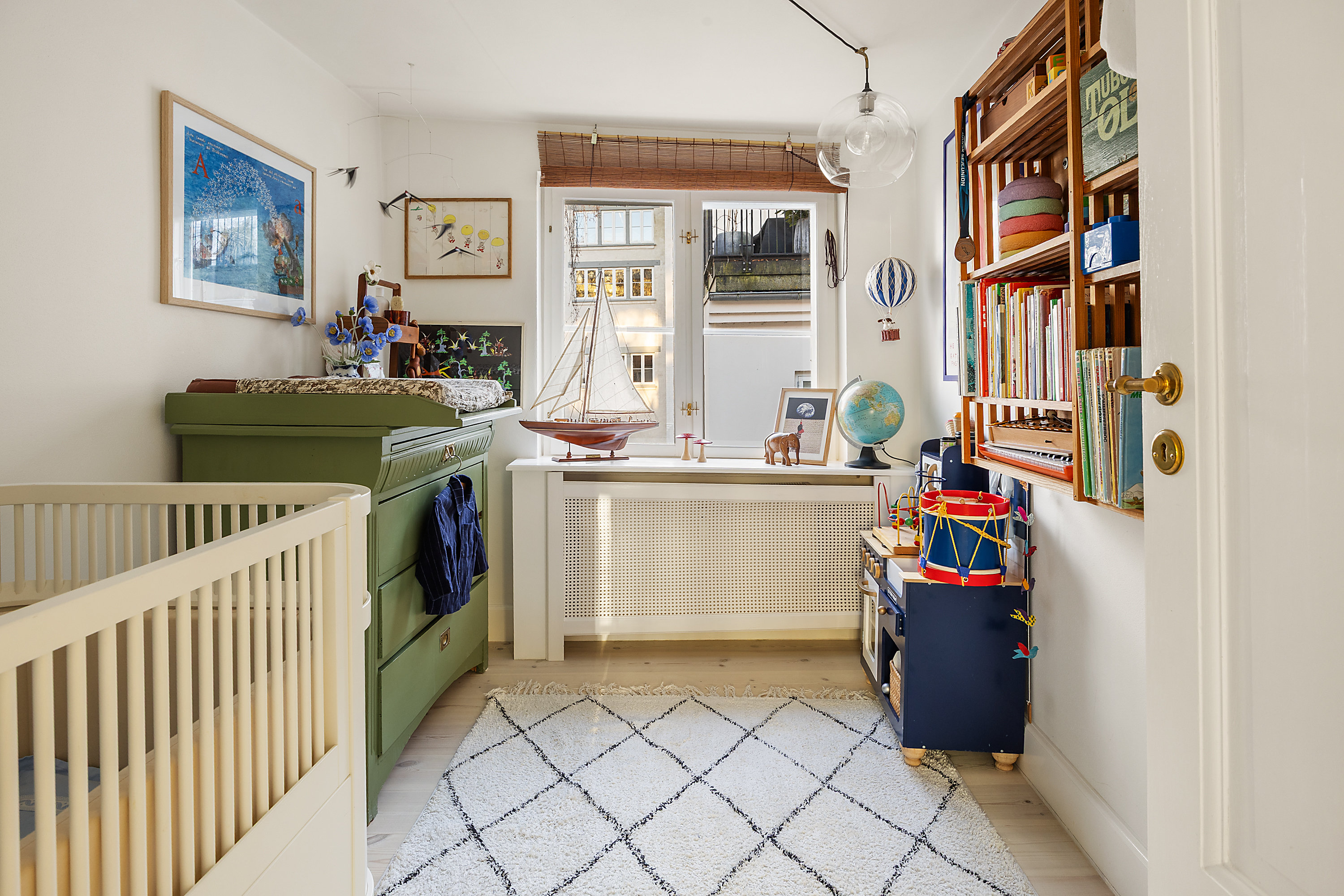 Fremhævet værelse billede i fuldskærmstilstand. Billede af Langebrogade 8, 2., 1411 København K