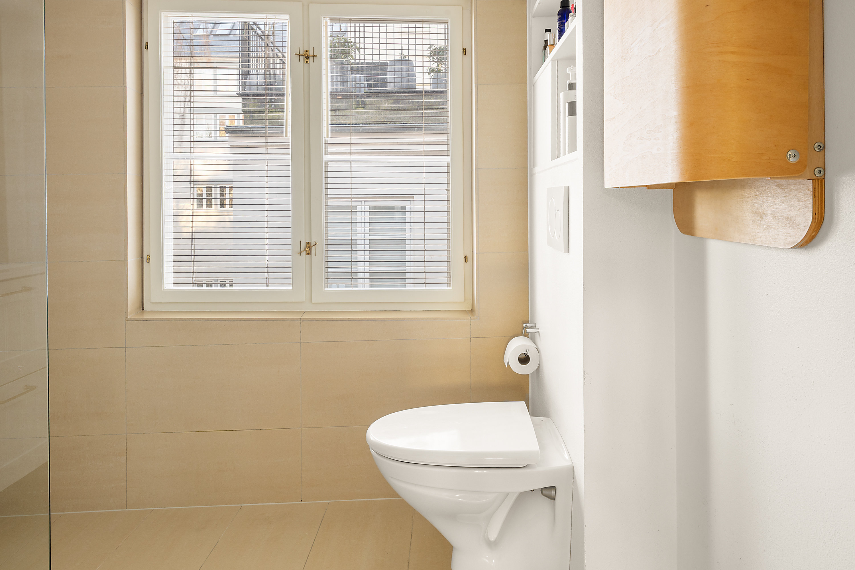 Fremhævet toilet billede i fuldskærmstilstand. Billede af Langebrogade 8, 2., 1411 København K