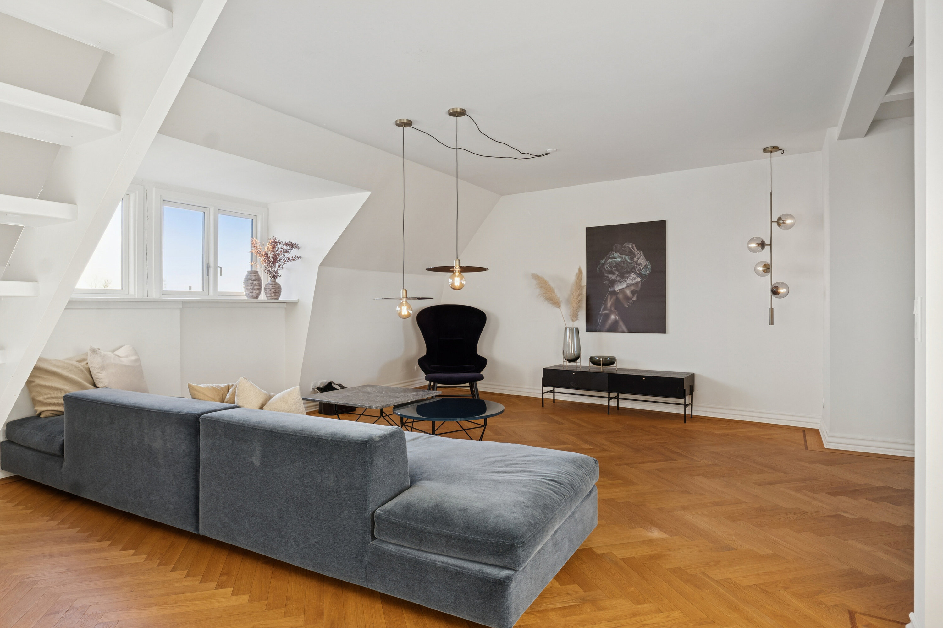 Fremhævet stue billede i fuldskærmstilstand. Billede af Skt. Jørgens Gade 10A, 4. tv., 5000 Odense C