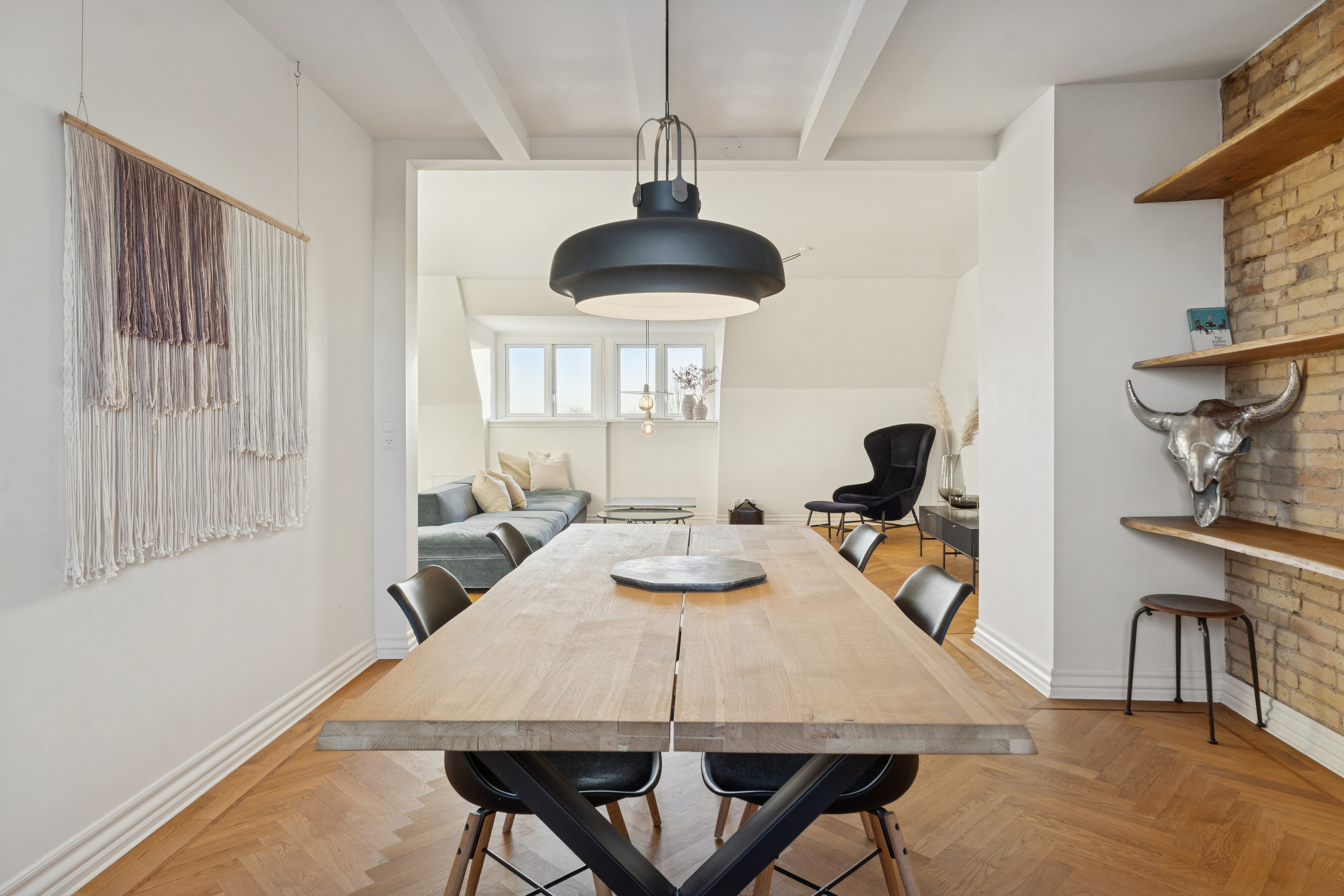 Fremhævet spisestue billede i fuldskærmstilstand. Billede af Skt. Jørgens Gade 10A, 4. tv., 5000 Odense C