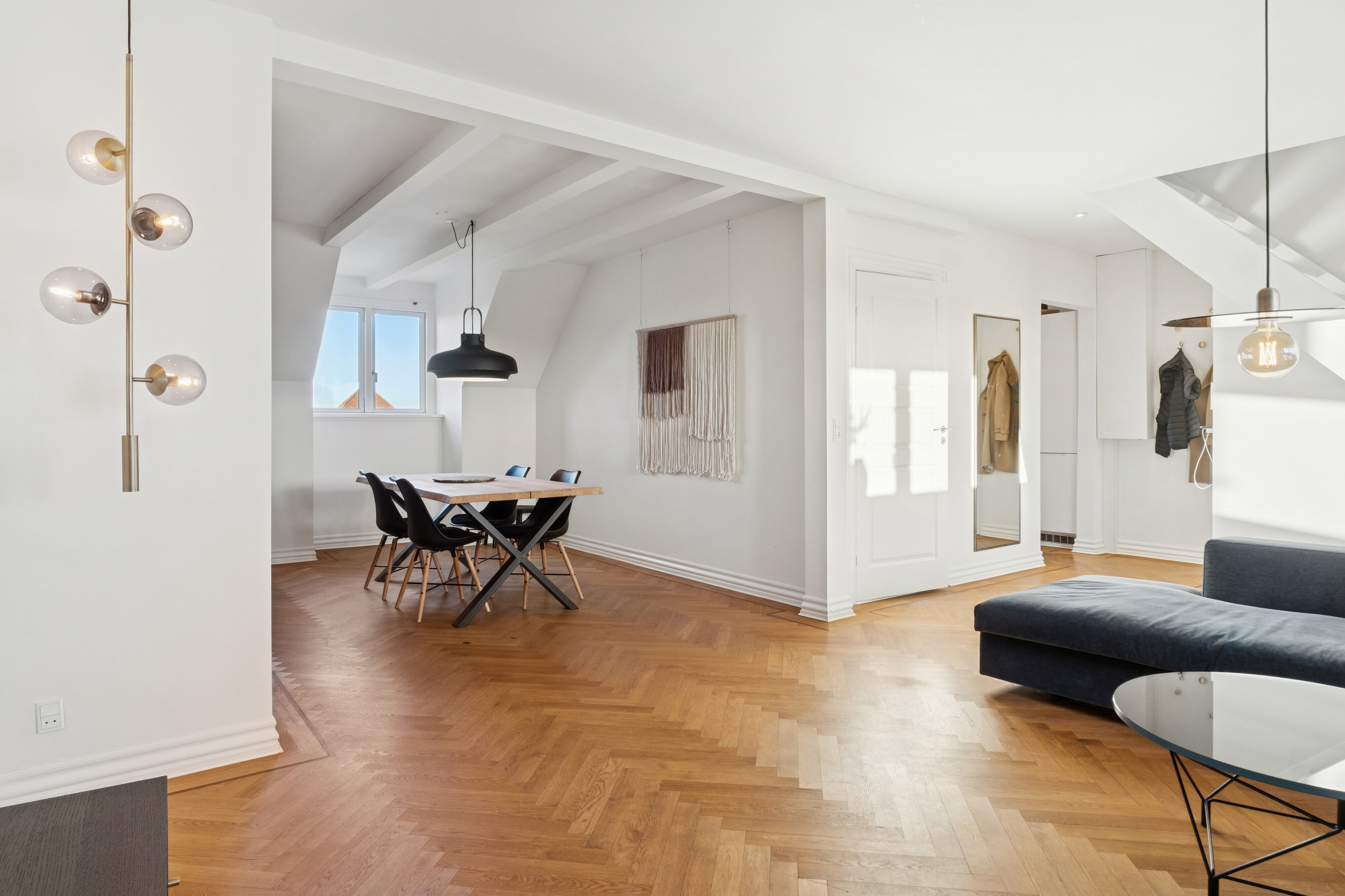 Fremhævet spisestue billede i fuldskærmstilstand. Billede af Skt. Jørgens Gade 10A, 4. tv., 5000 Odense C