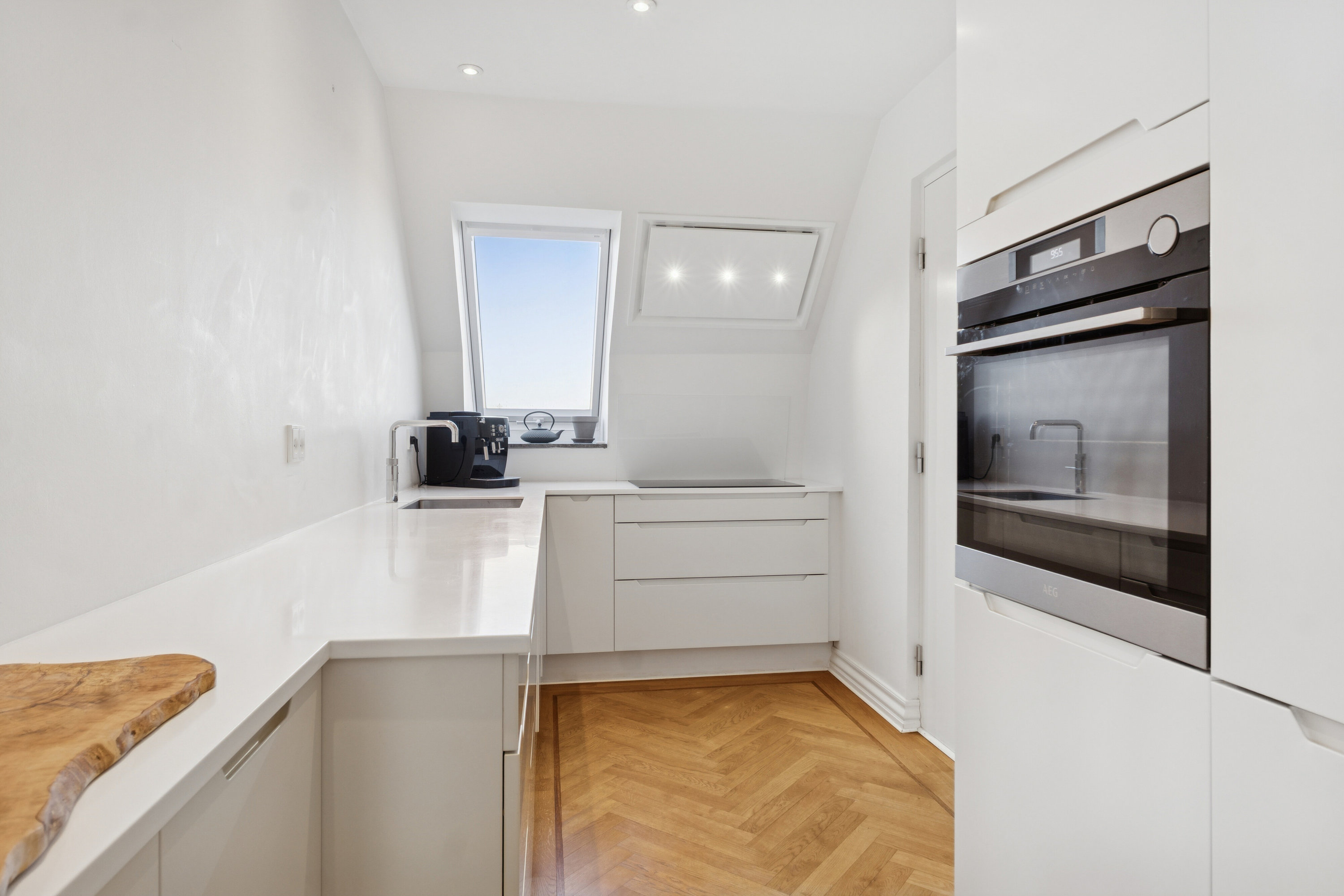 Fremhævet køkken billede i fuldskærmstilstand. Billede af Skt. Jørgens Gade 10A, 4. tv., 5000 Odense C