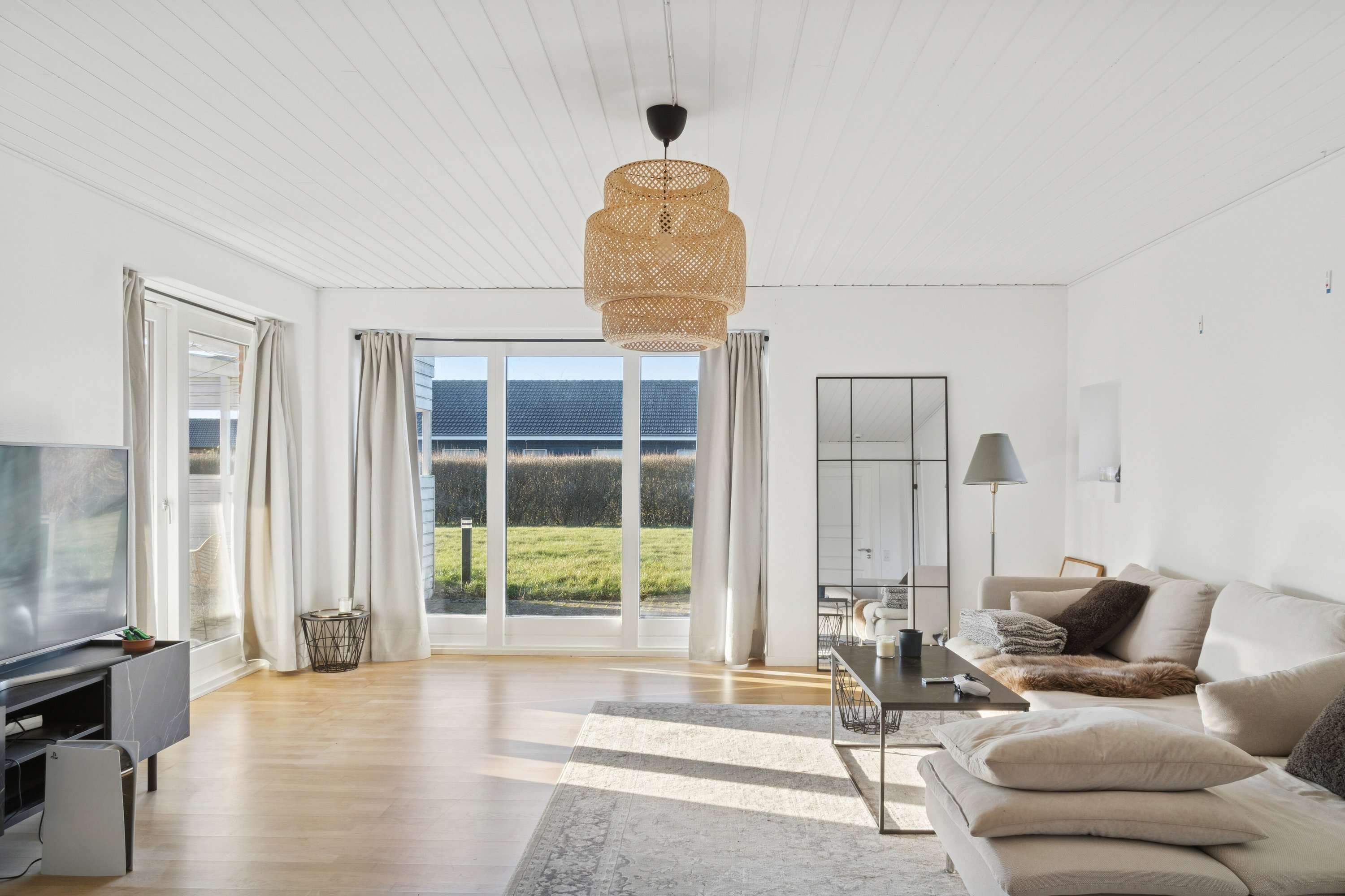 Fremhævet stue billede i fuldskærmstilstand. Billede af Skovvænget 16, 8882 Fårvang