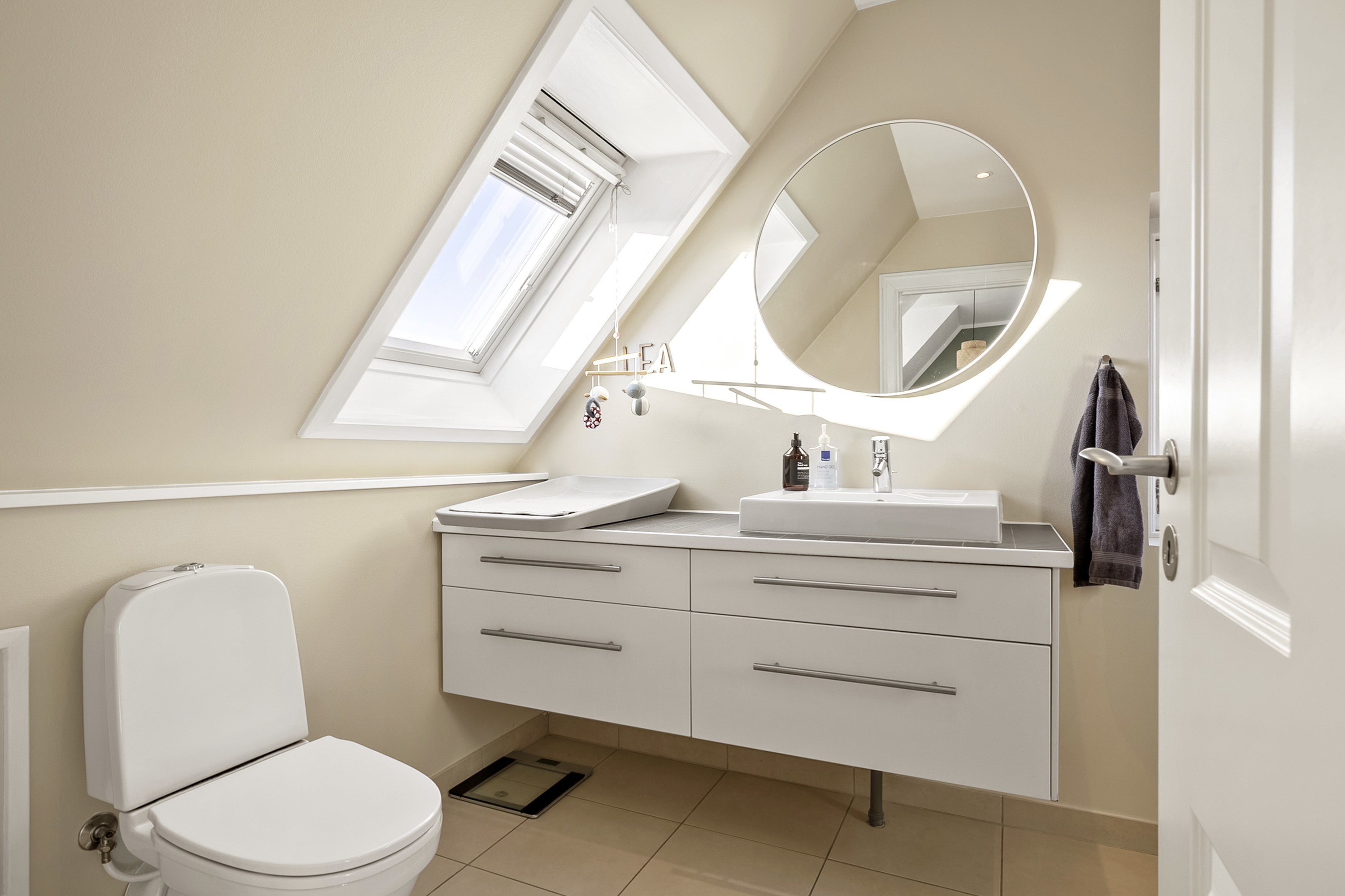 Fremhævet toilet billede i fuldskærmstilstand. Billede af Døckerslundsvej 49, 5000 Odense C