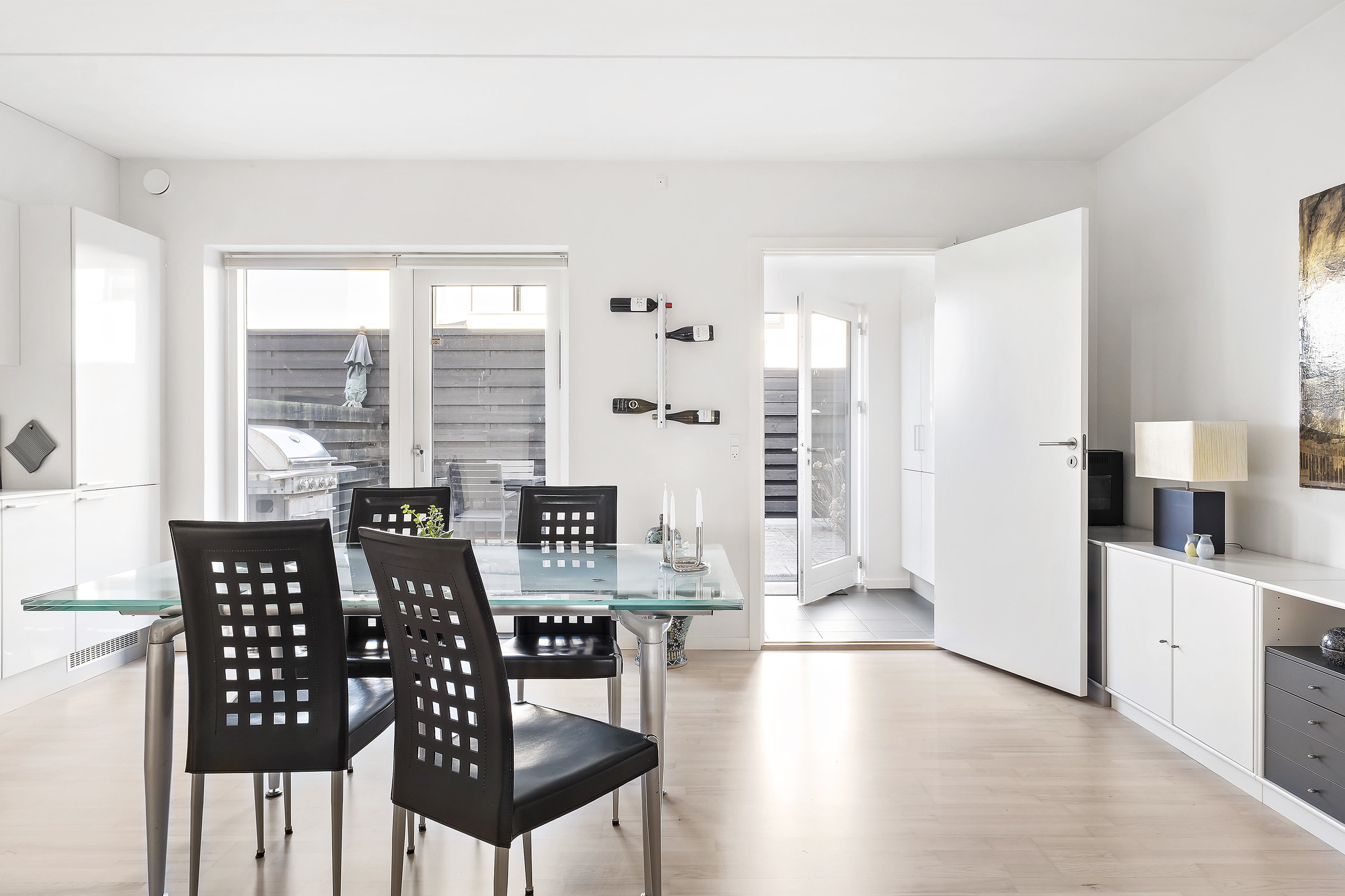 Fremhævet spisestue billede i fuldskærmstilstand. Billede af Sergentvænget 14, 3520 Farum