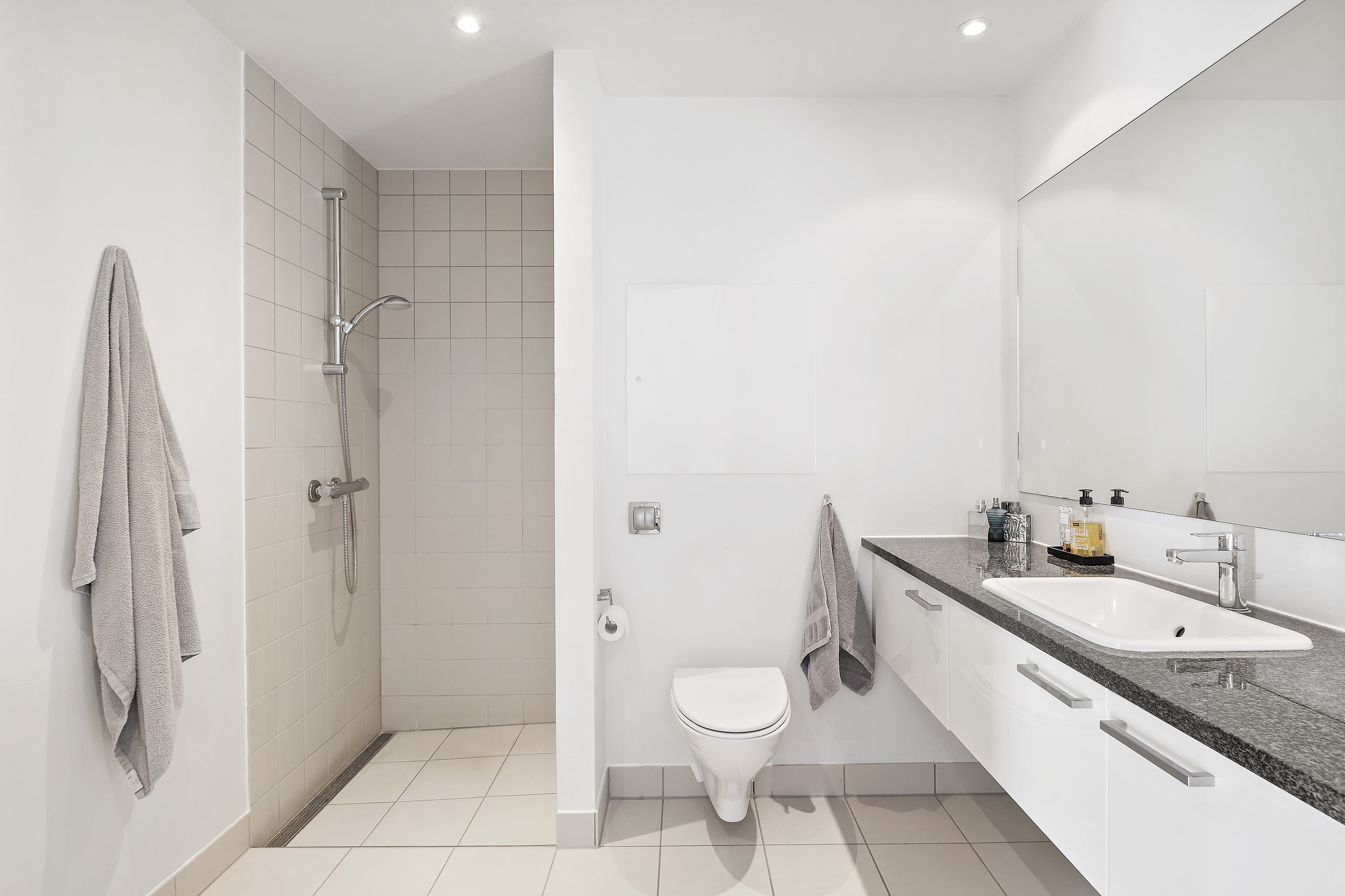 Fremhævet badeværelse billede i fuldskærmstilstand. Billede af Sergentvænget 14, 3520 Farum