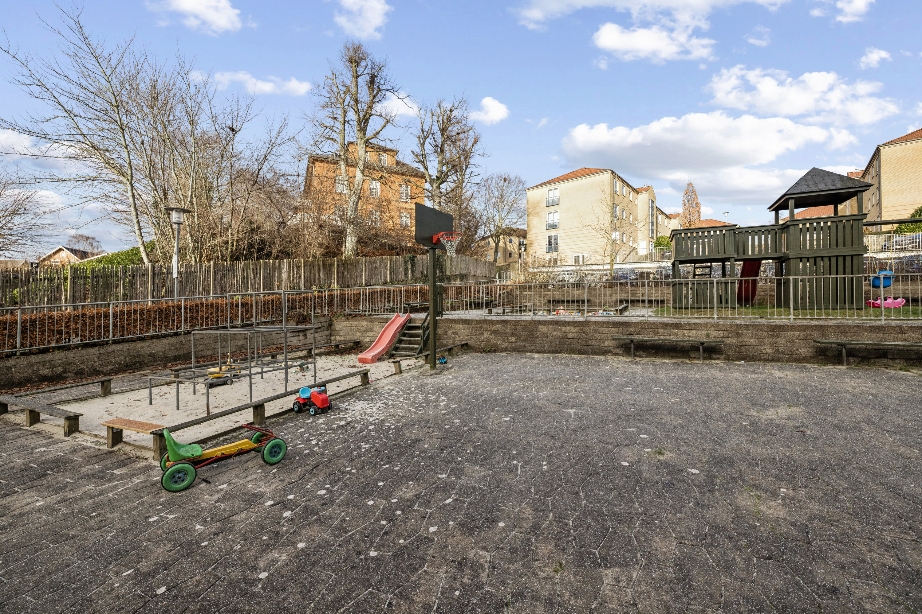 Fremhævet andet billede i fuldskærmstilstand. Billede af Ll. Sct. Mikkels Gade 9, 1. th., 8800 Viborg