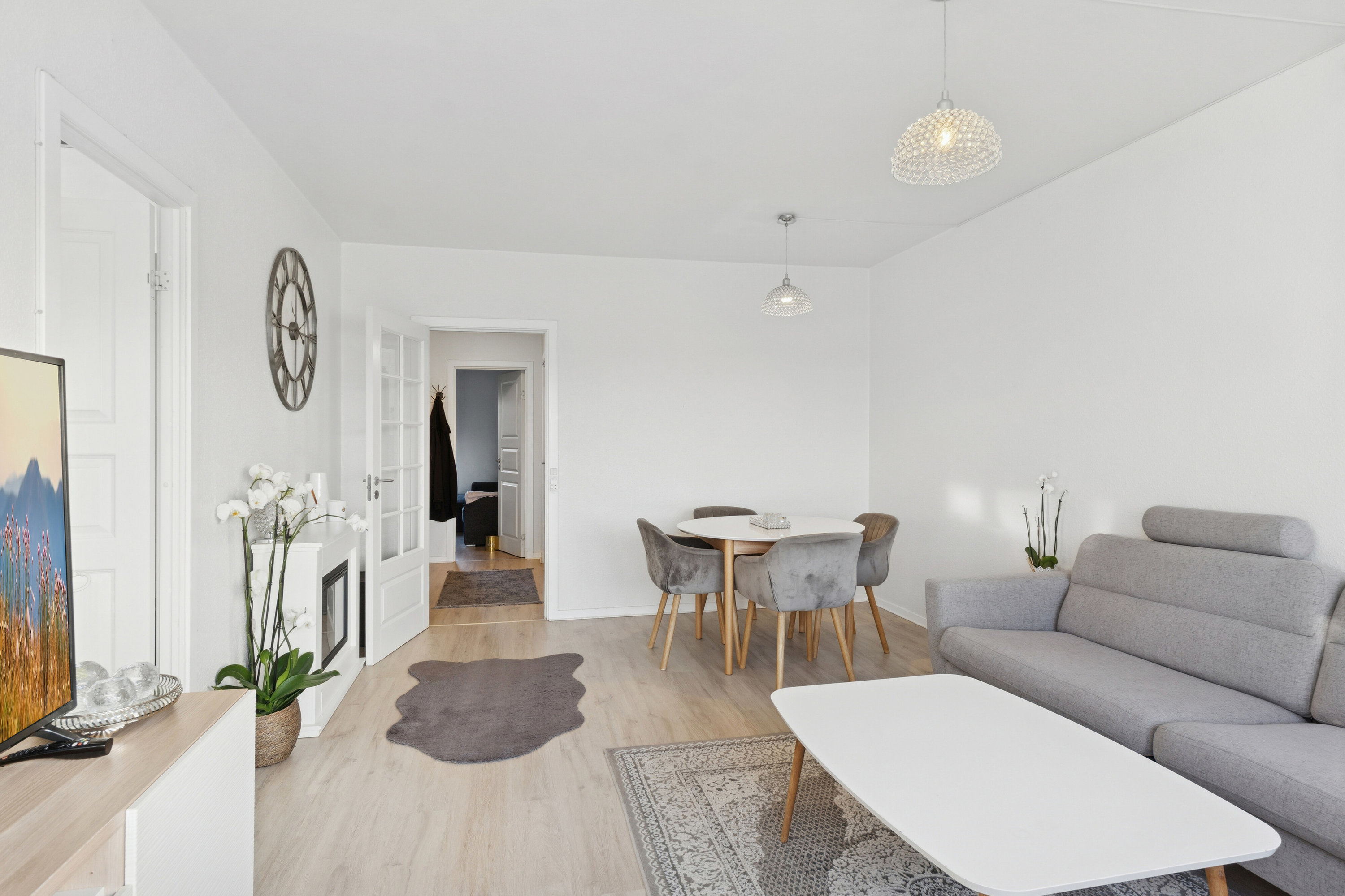 Fremhævet stue billede i fuldskærmstilstand. Billede af Valhøjs Alle 102B, 2. th., 2610 Rødovre