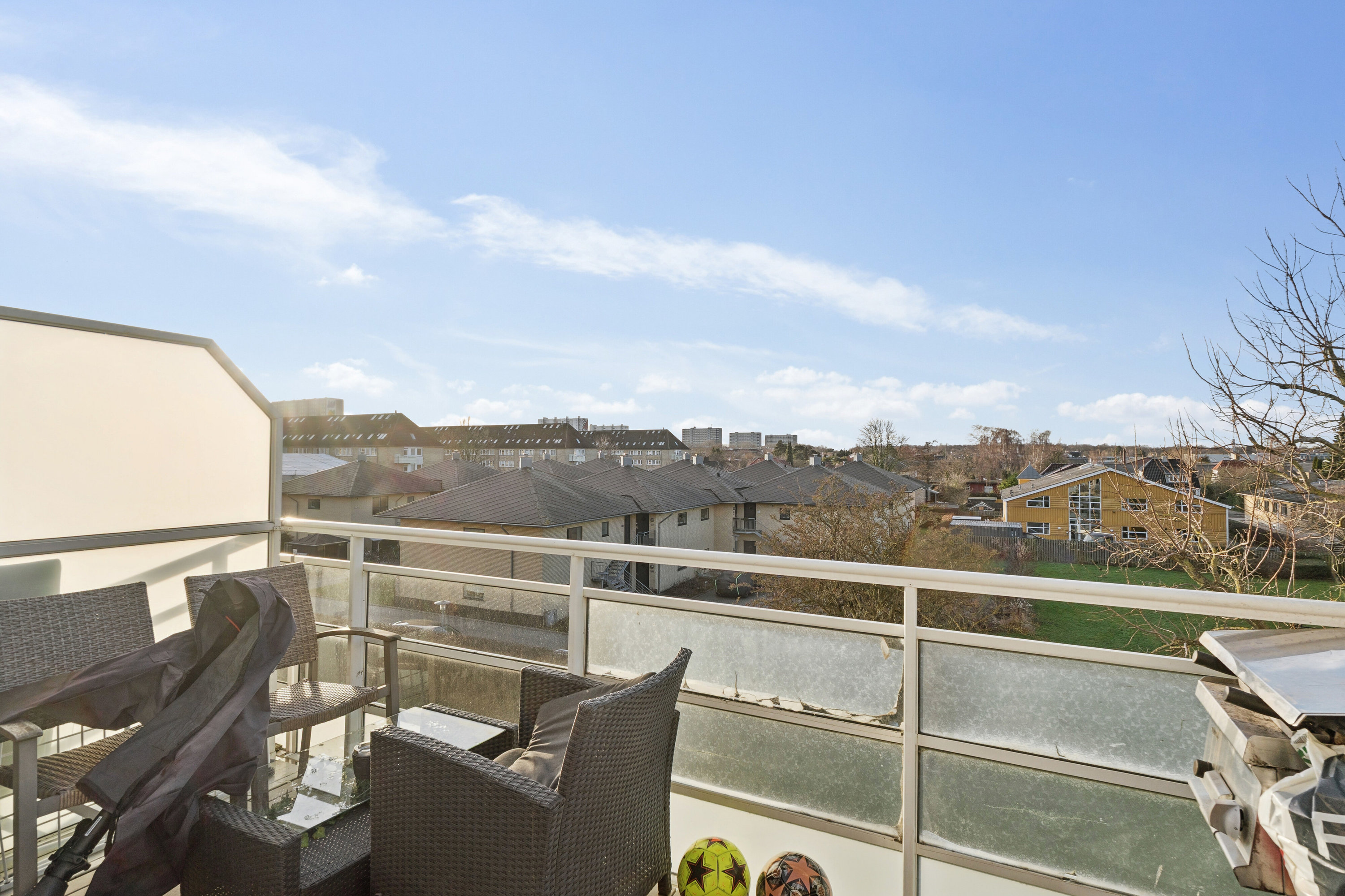 Miniaturebillede 1: altan. Billede af Valhøjs Alle 102B, 2. th., 2610 Rødovre