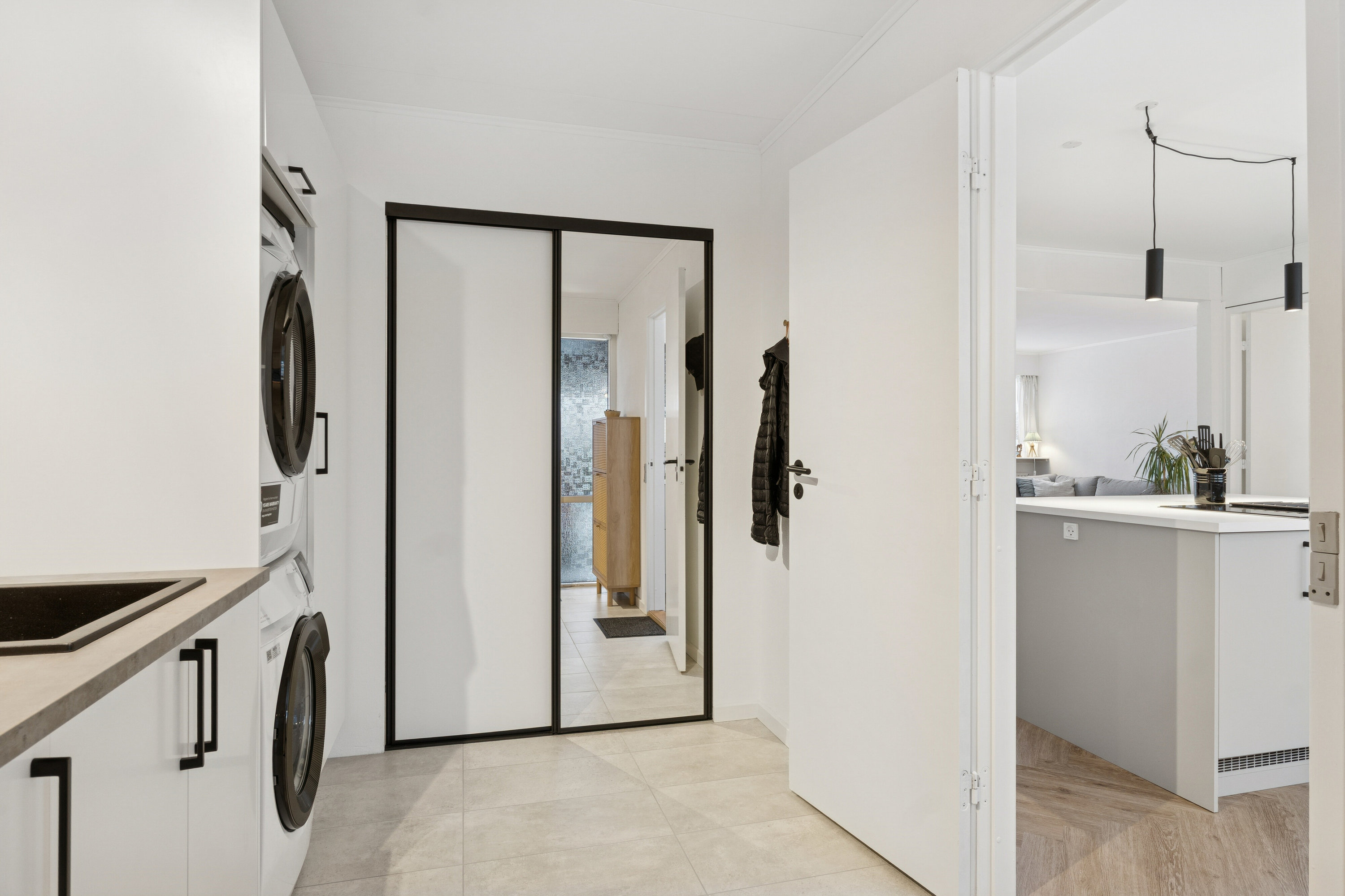 Miniaturebillede 1: bryggers. Billede af H F Bjørns Vej 42, 9800 Hjørring