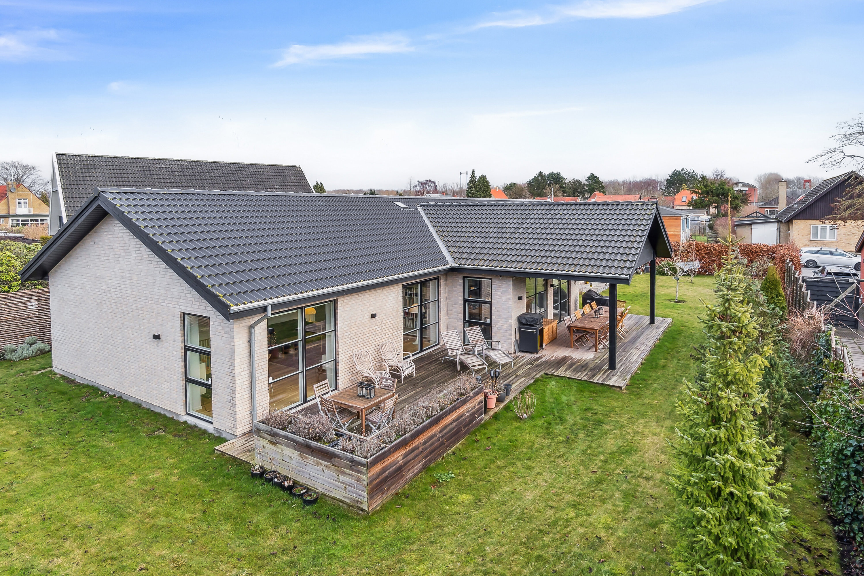 Fremhævet set fra haven billede i fuldskærmstilstand. Billede af Sofielundsvej 33, 2600 Glostrup