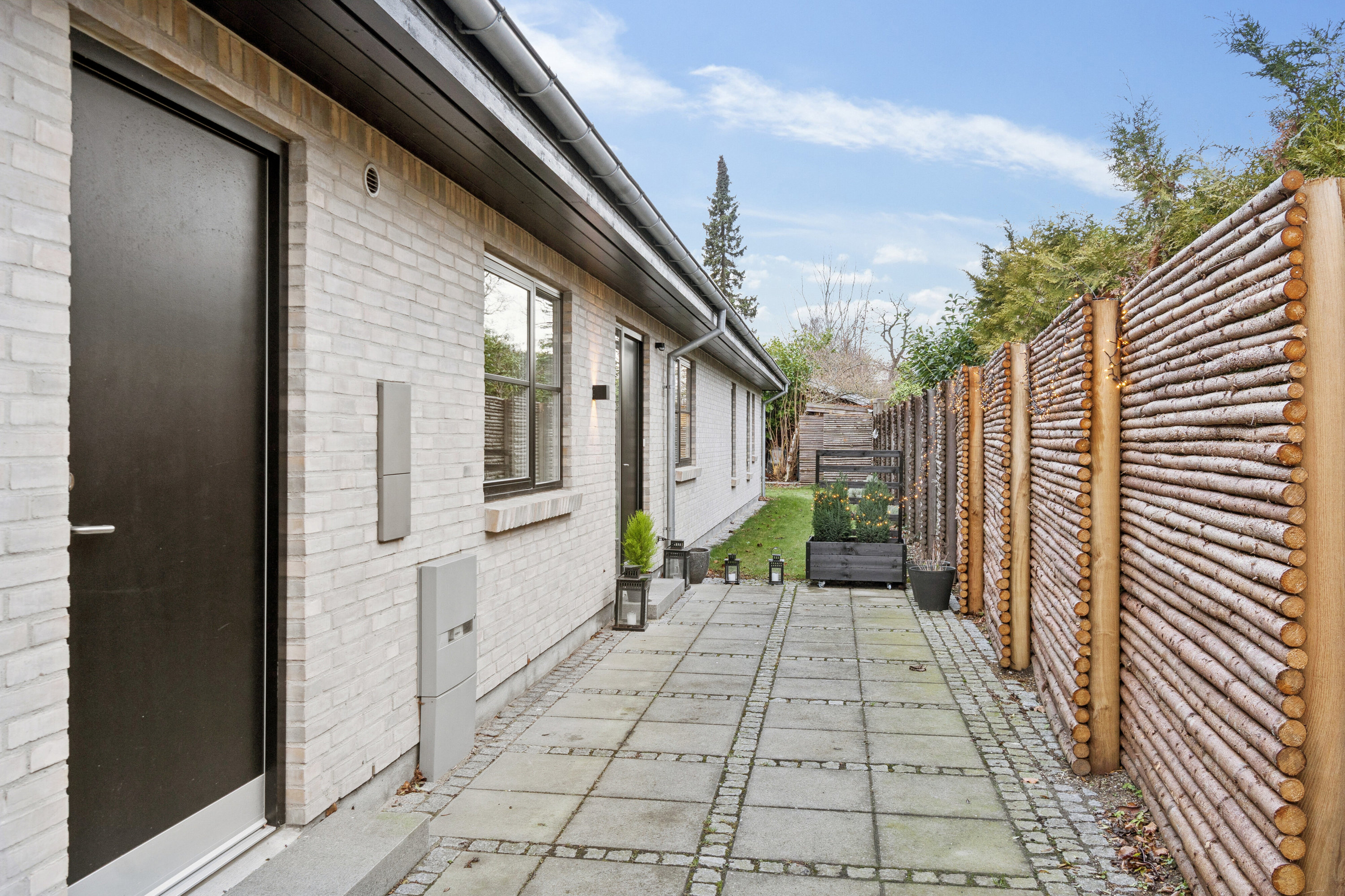 Fremhævet udendørs billede i fuldskærmstilstand. Billede af Sofielundsvej 33, 2600 Glostrup