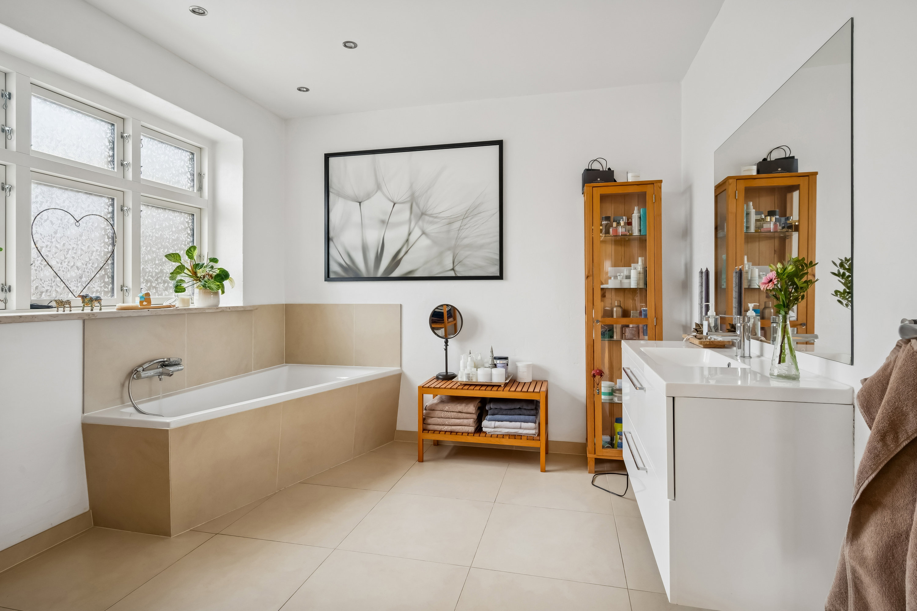 Fremhævet køkken billede i fuldskærmstilstand. Billede af Resedavej 10, 8370 Hadsten